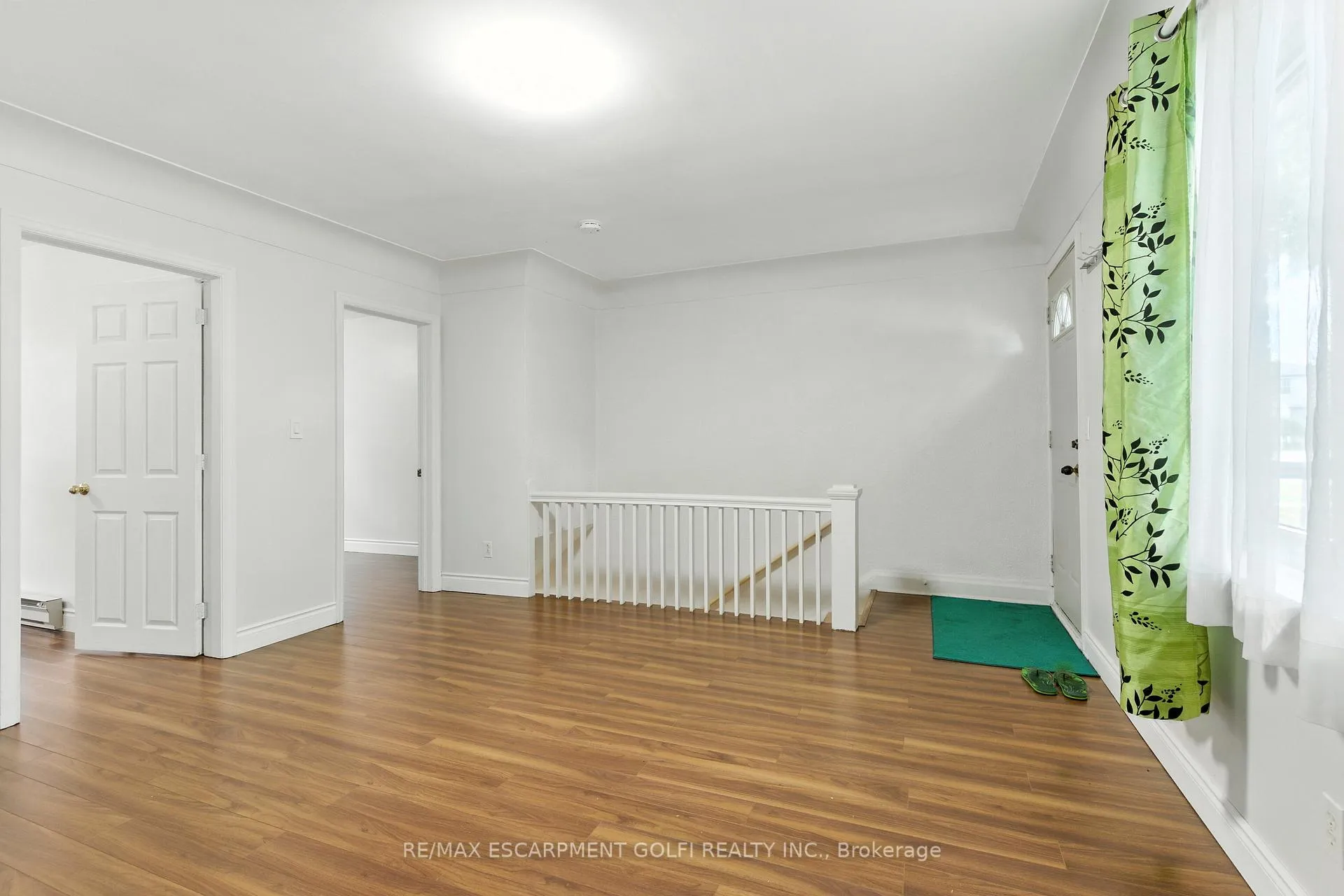 Photo 4 of 24 Macklin Street N, Hamilton, Westdale — HOMEH