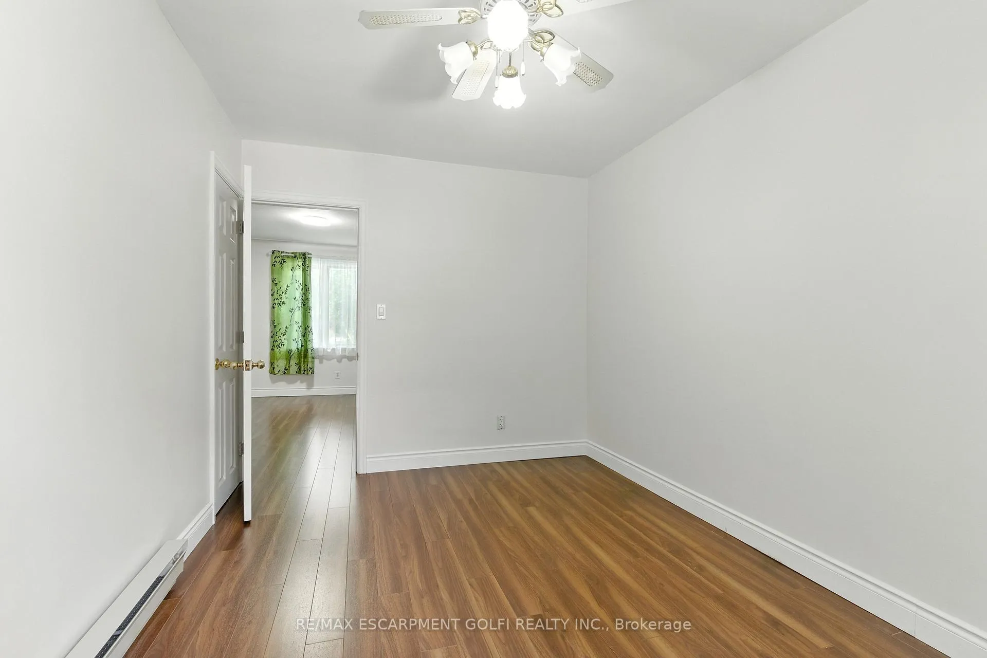 Photo 7 of 24 Macklin Street N, Hamilton, Westdale — HOMEH