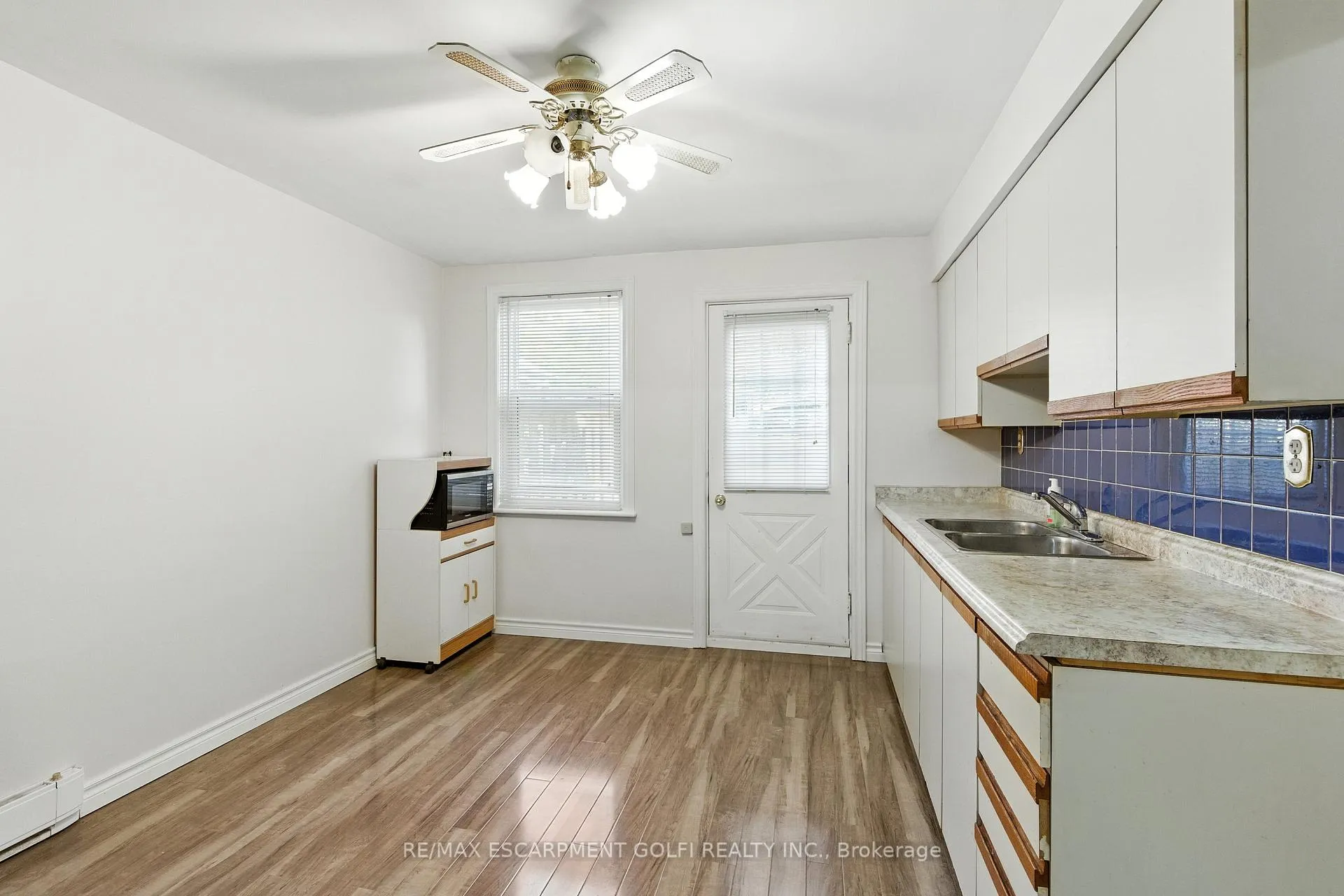 Photo 8 of 24 Macklin Street N, Hamilton, Westdale — HOMEH