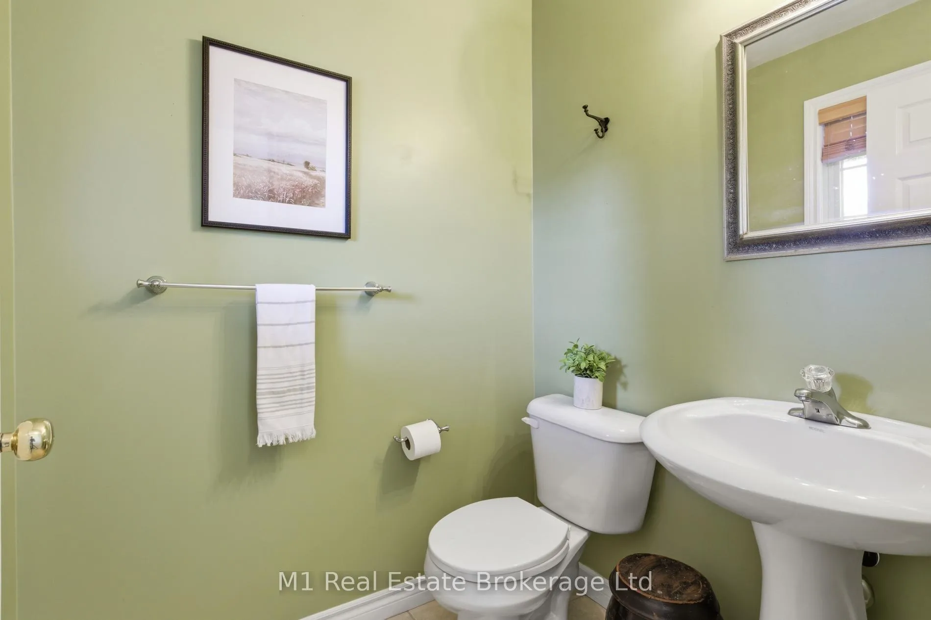 Photo 5 of 577 Mctavish Street, Centre Wellington, Fergus — HOMEH