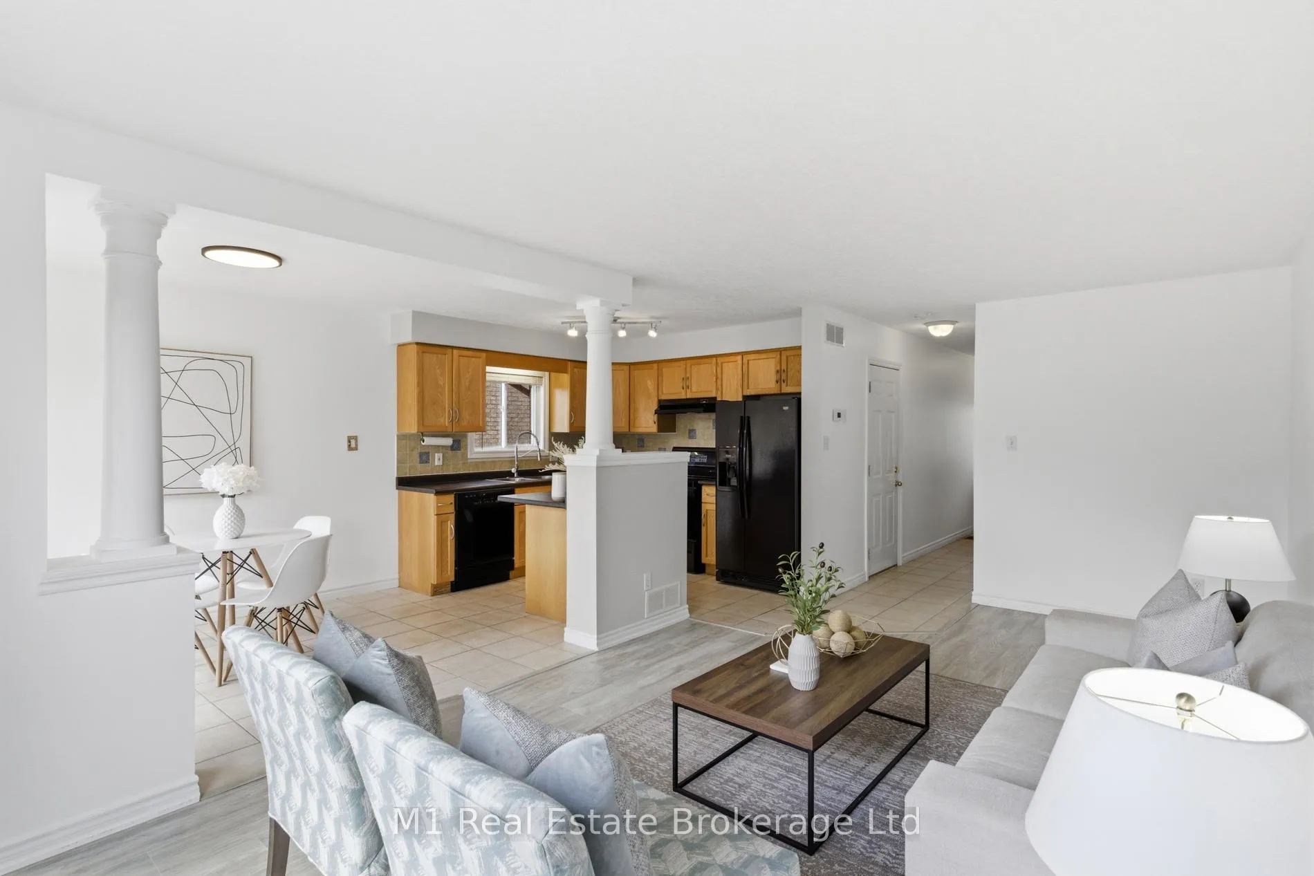 Photo 8 of 577 Mctavish Street, Centre Wellington, Fergus — HOMEH