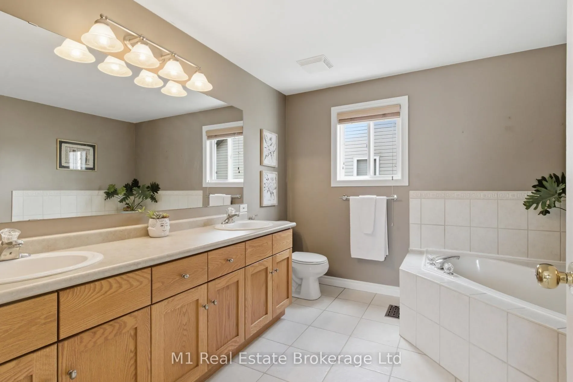 Photo 17 of 577 Mctavish Street, Centre Wellington, Fergus — HOMEH