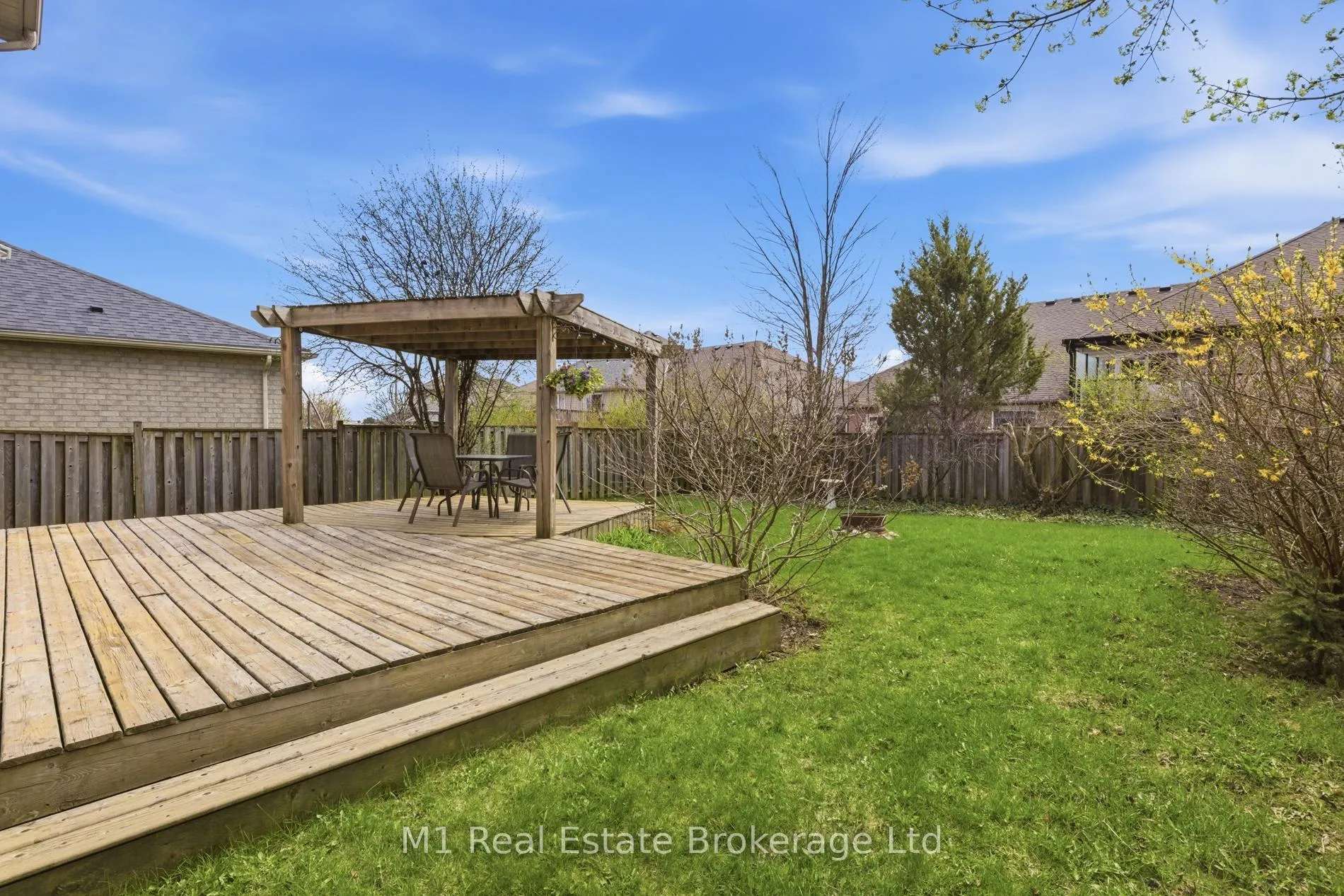Photo 25 of 577 Mctavish Street, Centre Wellington, Fergus — HOMEH