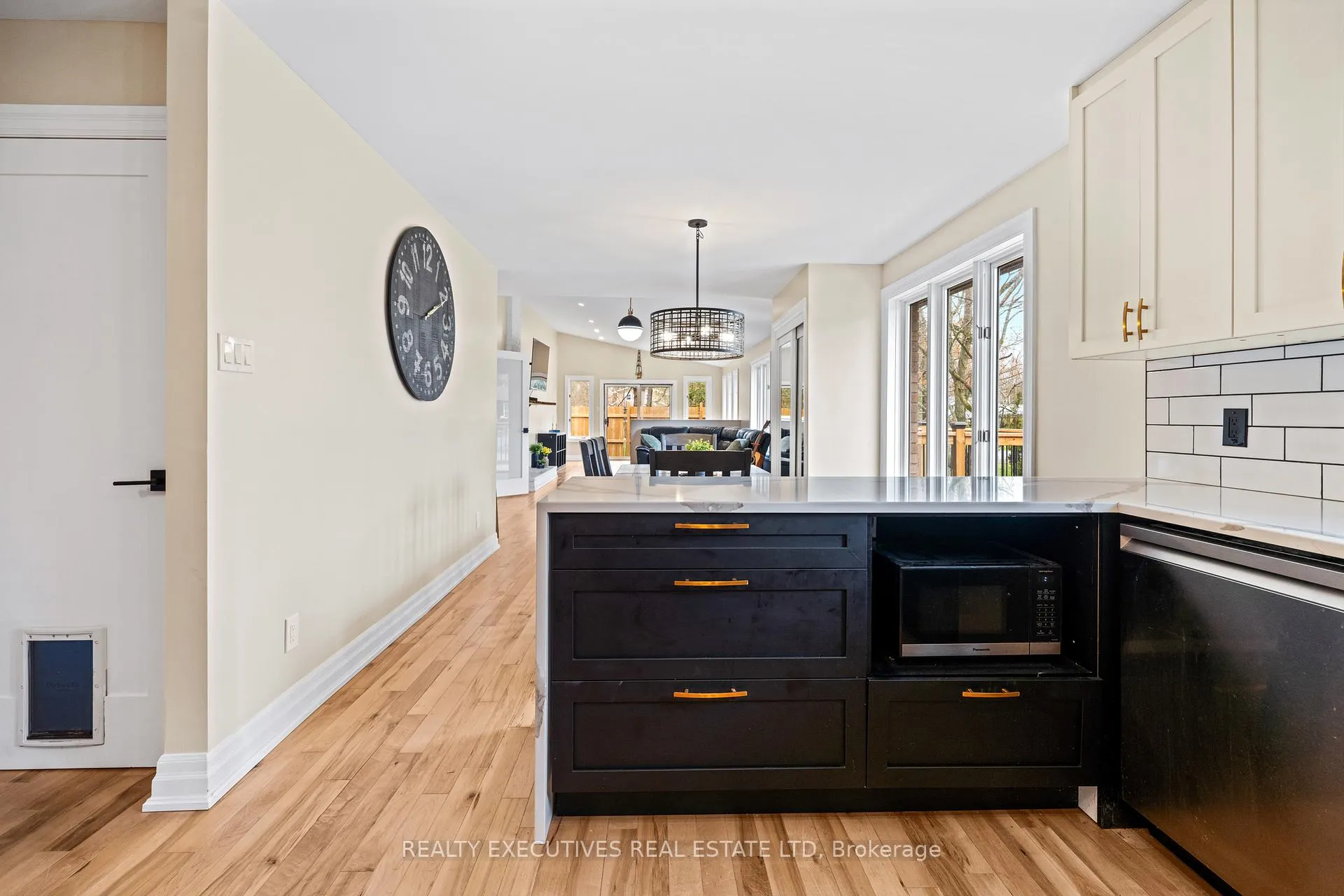 Photo 7 of 1664 Christina Crescent, North Dundas, North Dundas (Mountain) Twp — HOMEH