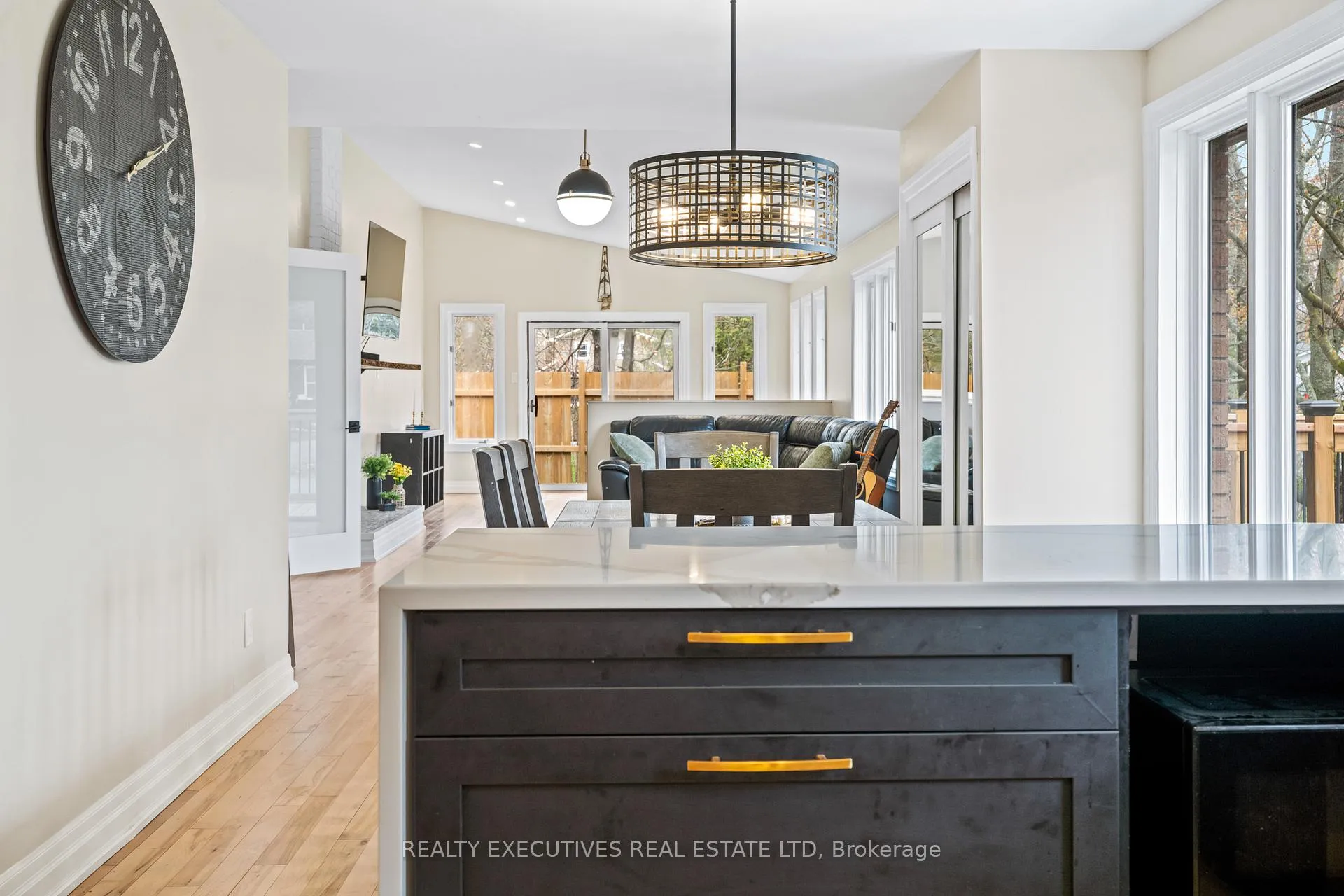 Photo 8 of 1664 Christina Crescent, North Dundas, North Dundas (Mountain) Twp — HOMEH
