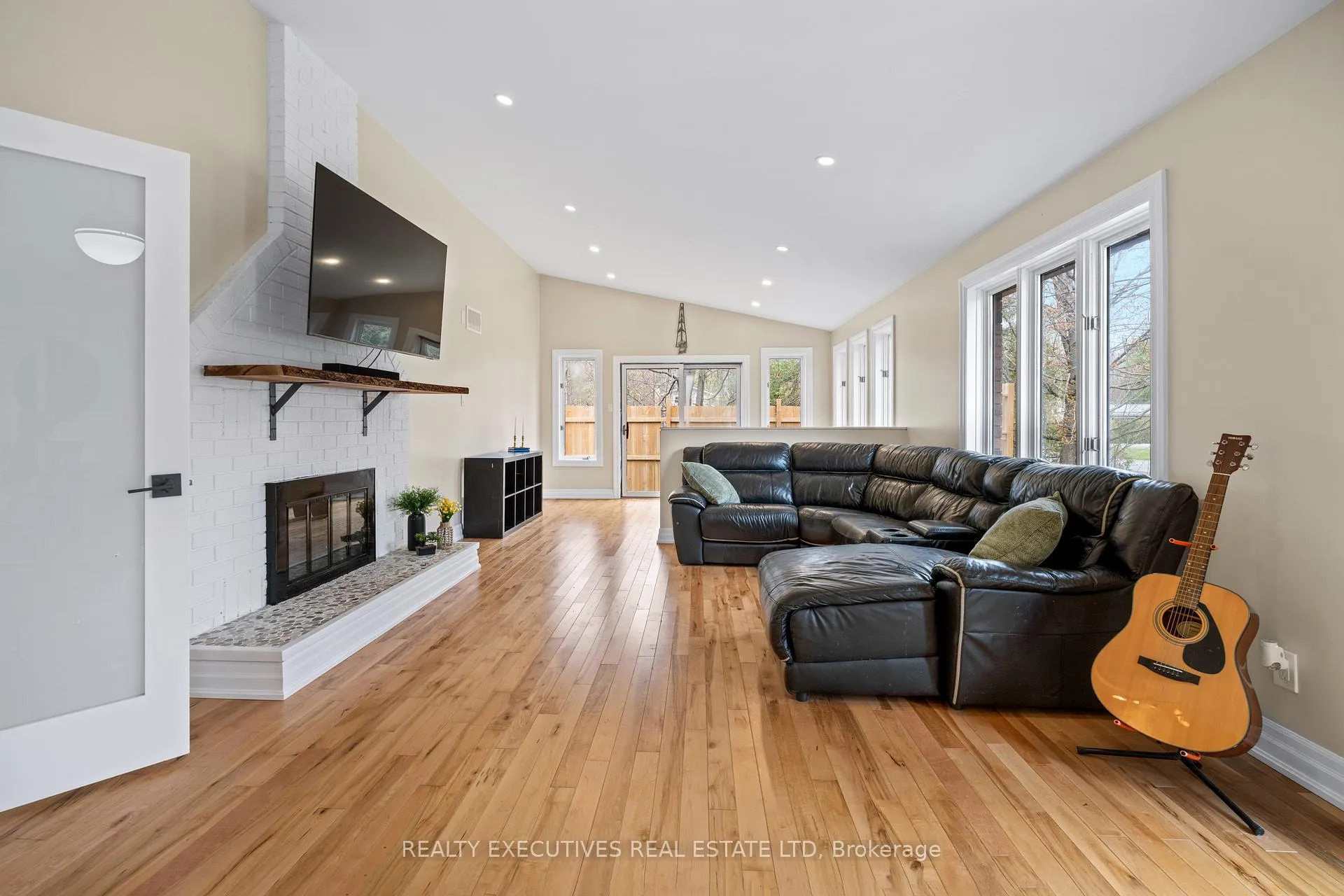 Photo 13 of 1664 Christina Crescent, North Dundas, North Dundas (Mountain) Twp — HOMEH