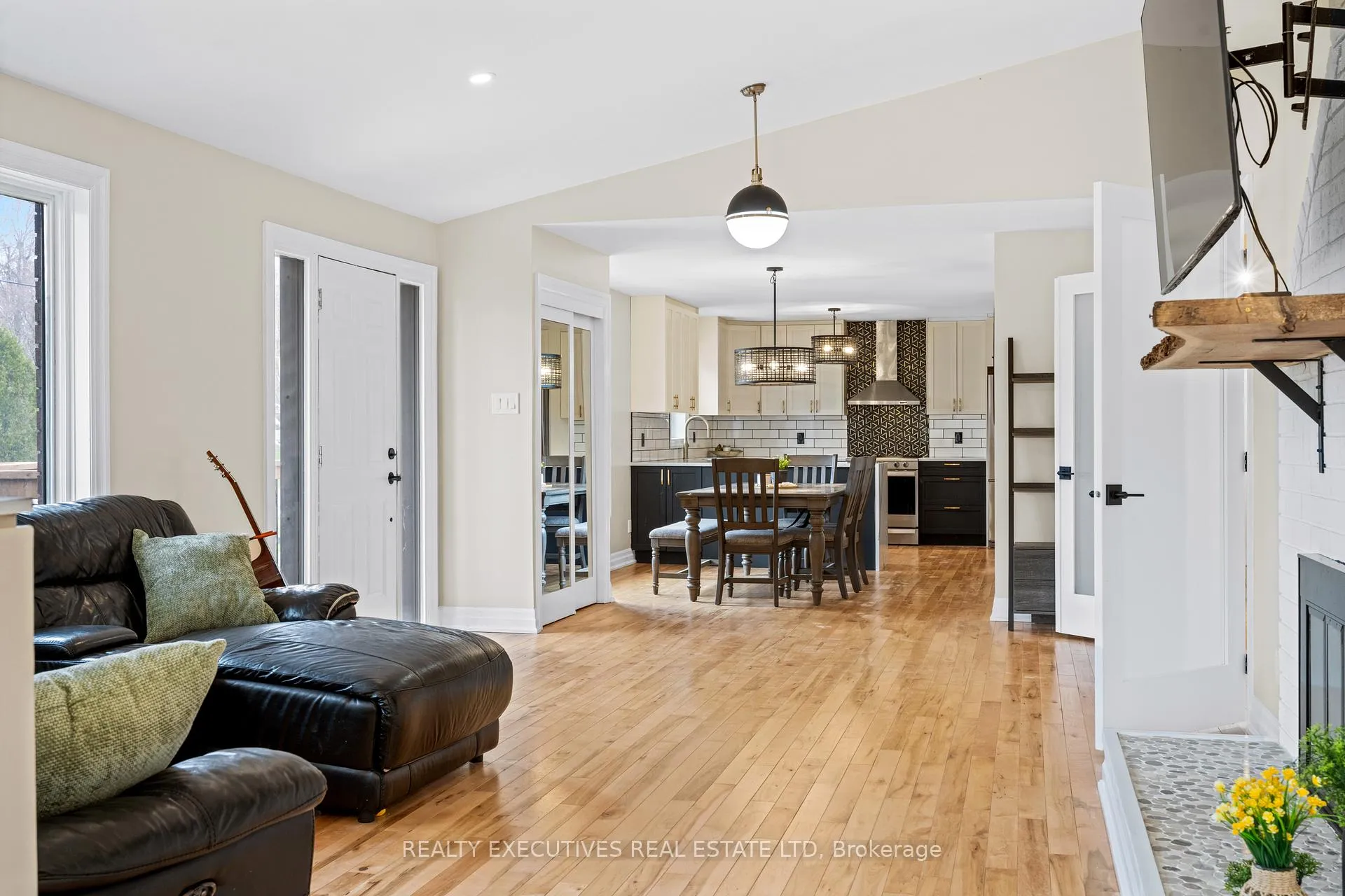 Photo 18 of 1664 Christina Crescent, North Dundas, North Dundas (Mountain) Twp — HOMEH
