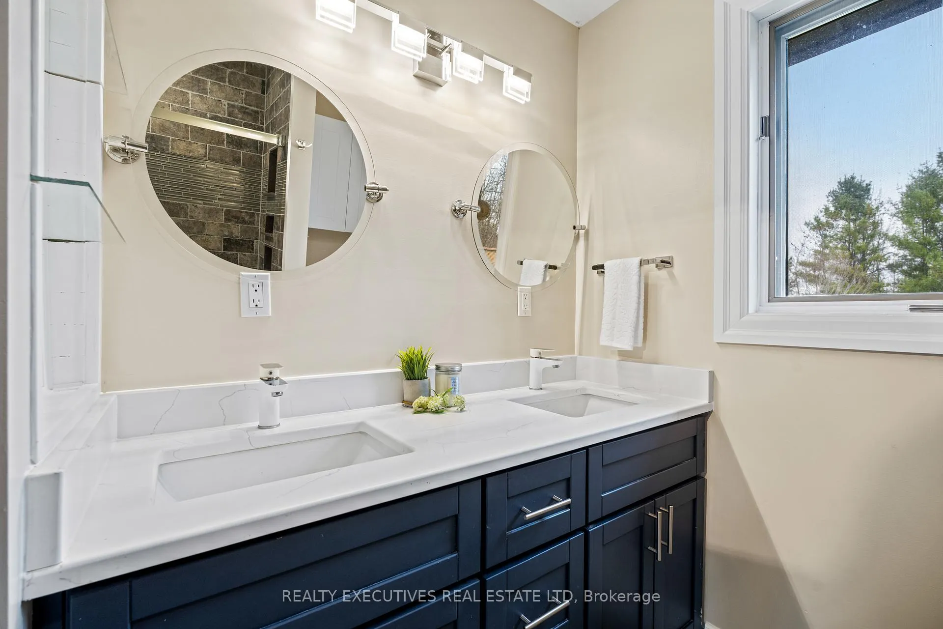 Photo 23 of 1664 Christina Crescent, North Dundas, North Dundas (Mountain) Twp — HOMEH