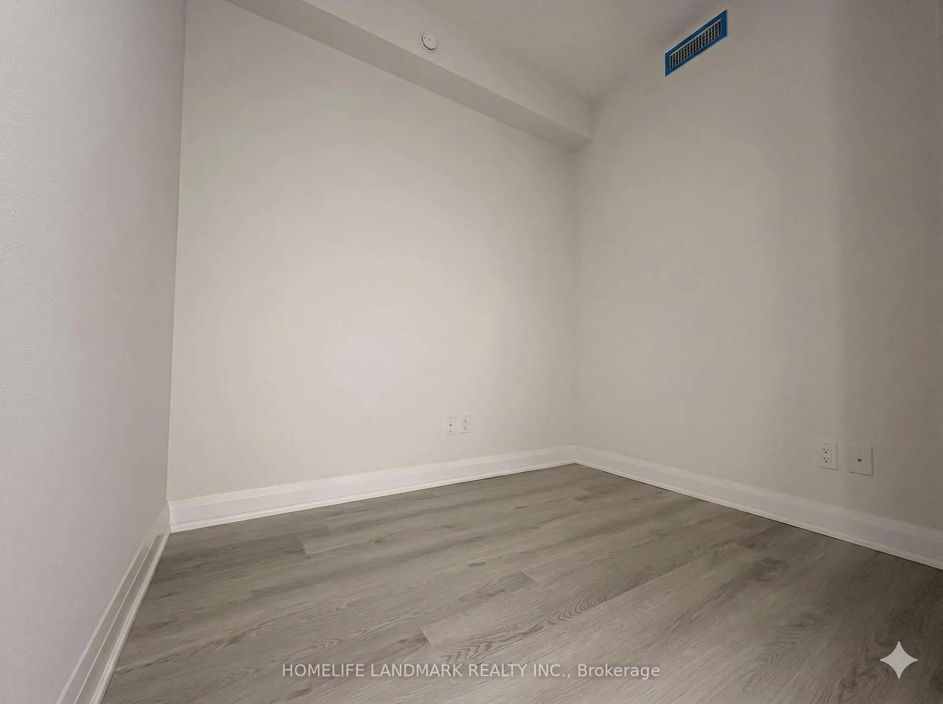 Photo 5 of Unit 306, 25 Water Walk Drive, Markham, Unionville — HOMEH