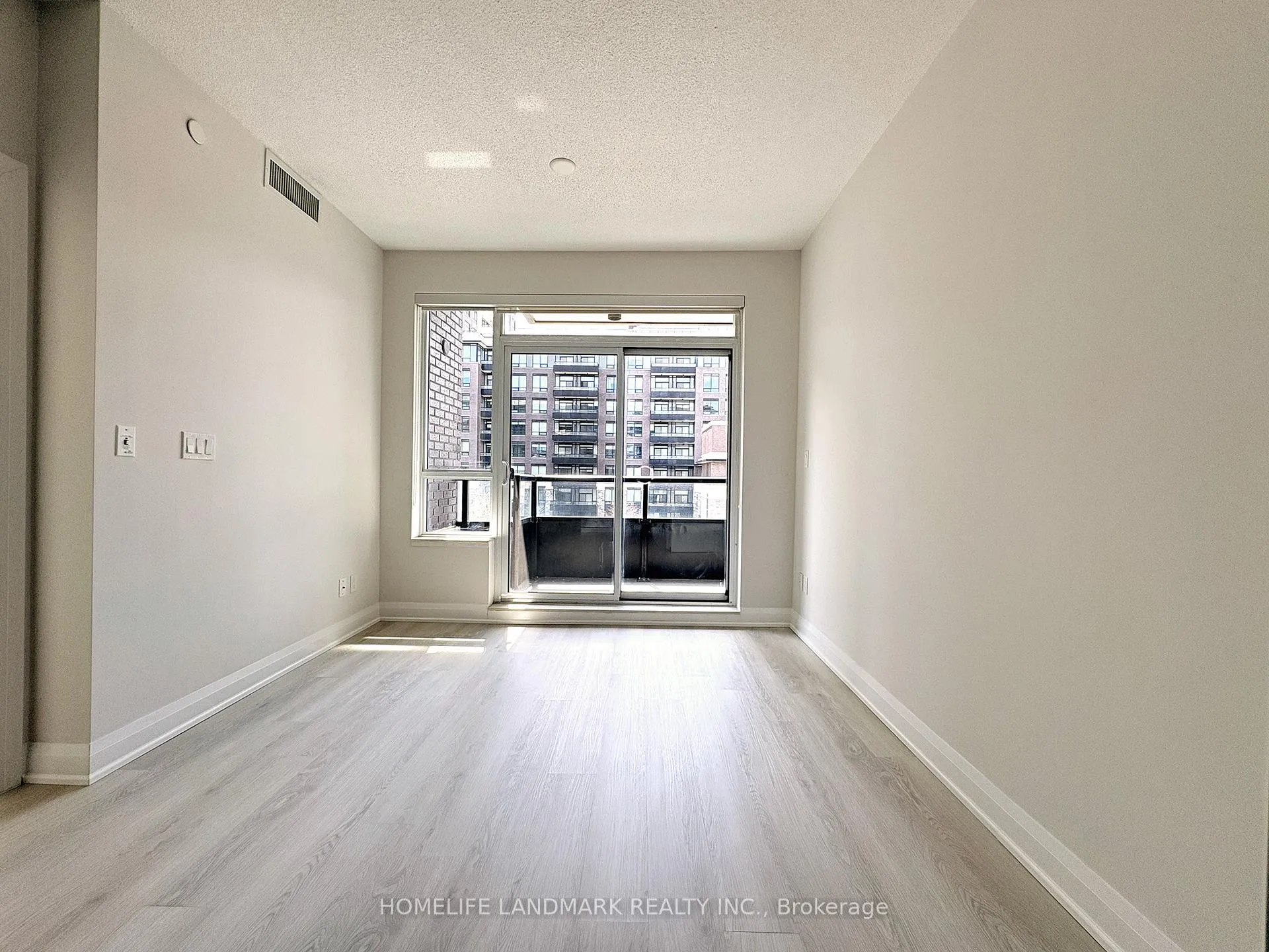 Photo 14 of Unit 306, 25 Water Walk Drive, Markham, Unionville — HOMEH
