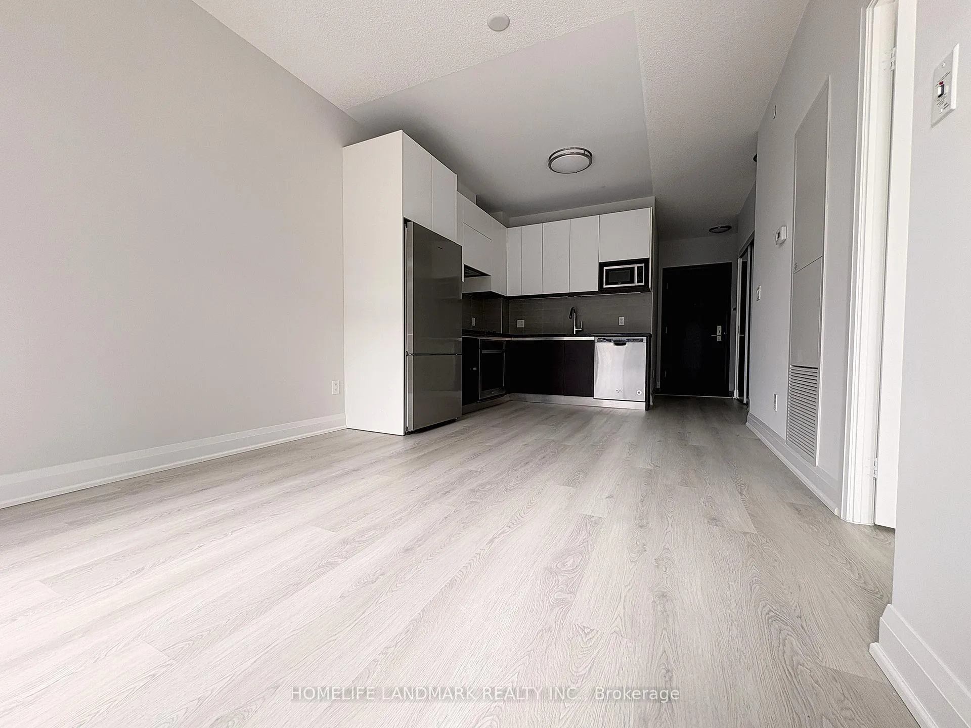 Photo 19 of Unit 306, 25 Water Walk Drive, Markham, Unionville — HOMEH