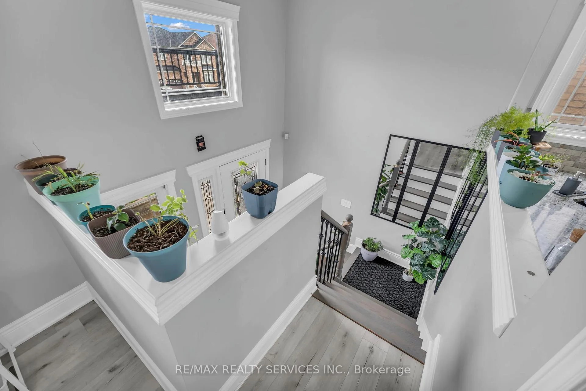 Photo 5 of 364 Queen Mary Drive, Brampton, Fletcher's Meadow — HOMEH