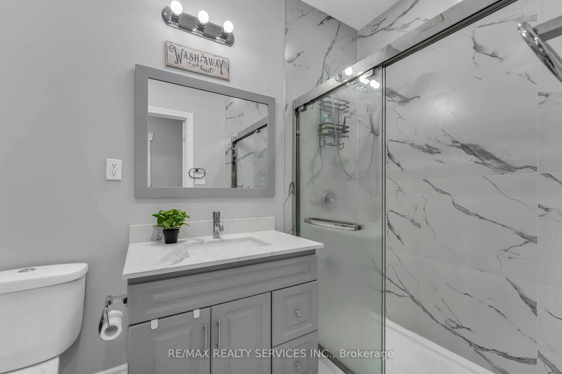 Photo 18 of 364 Queen Mary Drive, Brampton, Fletcher's Meadow — HOMEH