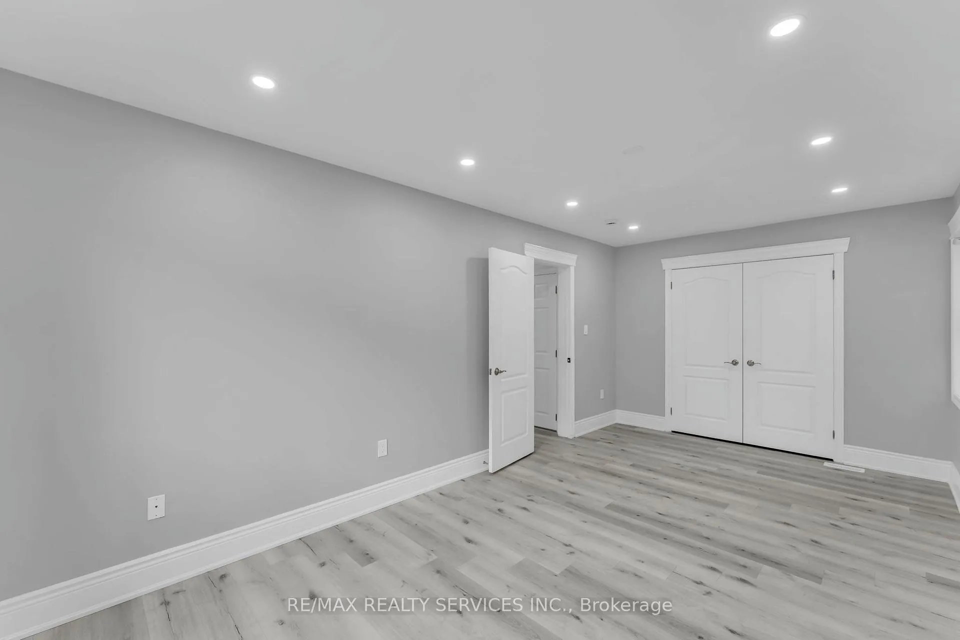 Photo 26 of 364 Queen Mary Drive, Brampton, Fletcher's Meadow — HOMEH