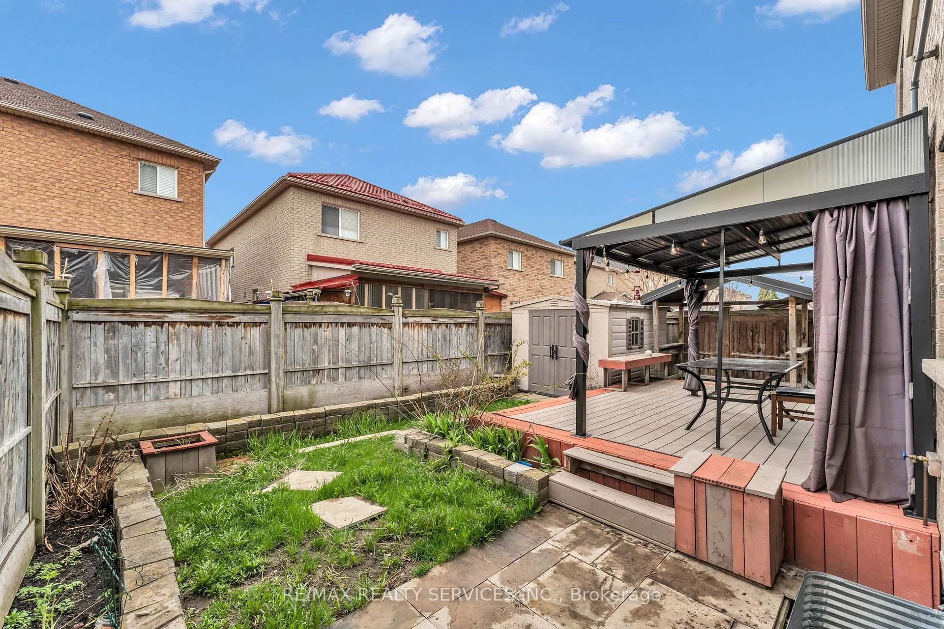 Photo 39 of 364 Queen Mary Drive, Brampton, Fletcher's Meadow — HOMEH