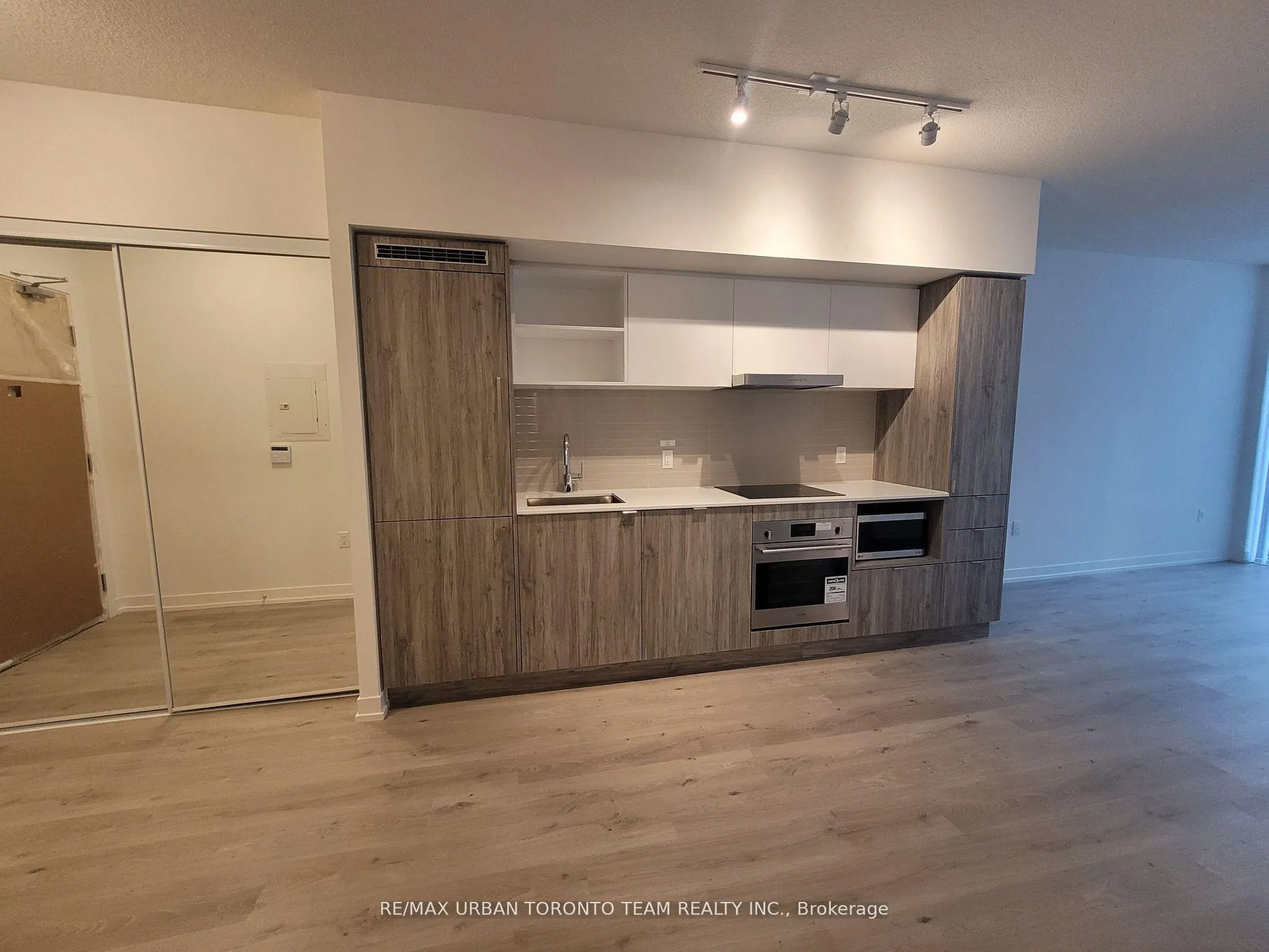 Photo 3 of Unit 1001, 138 Downes Street, Toronto, Waterfront Communities — HOMEH