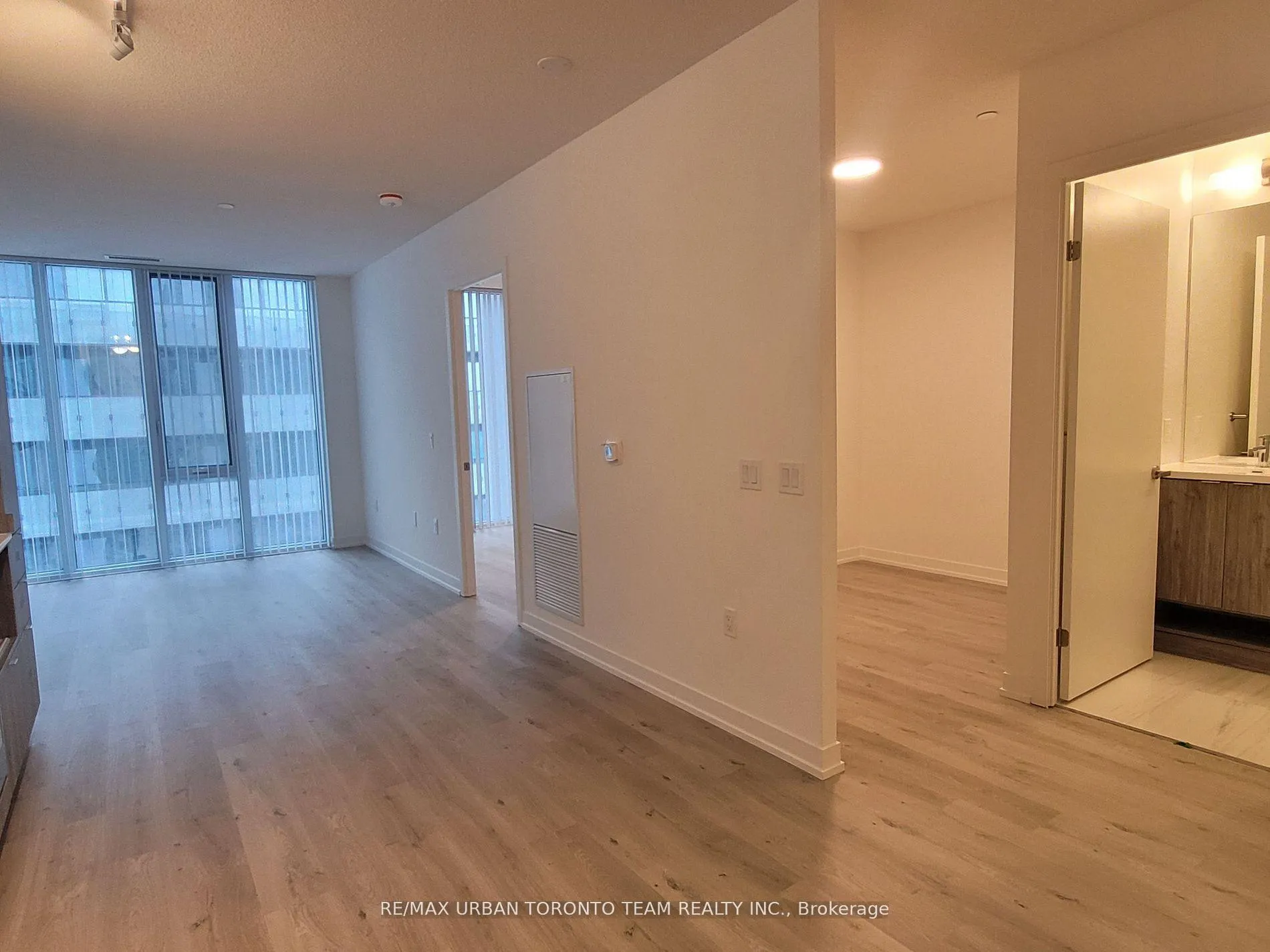 Photo 5 of Unit 1001, 138 Downes Street, Toronto, Waterfront Communities — HOMEH