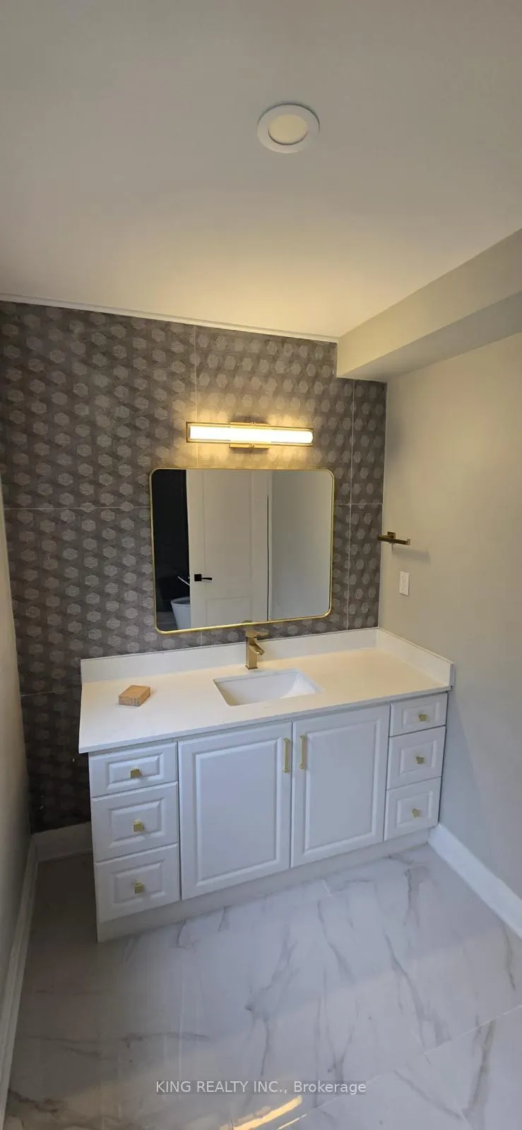 Photo 5 of 8486 Creditview Road, Brampton, Credit Valley — HOMEH