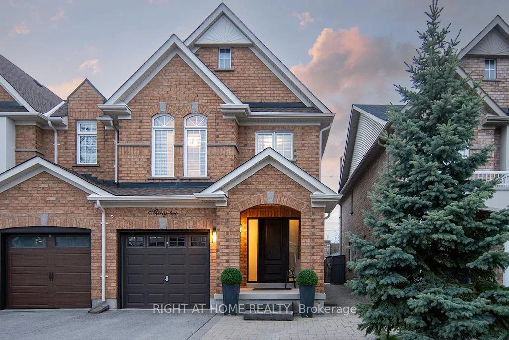 Front of 32 Crestbank Court