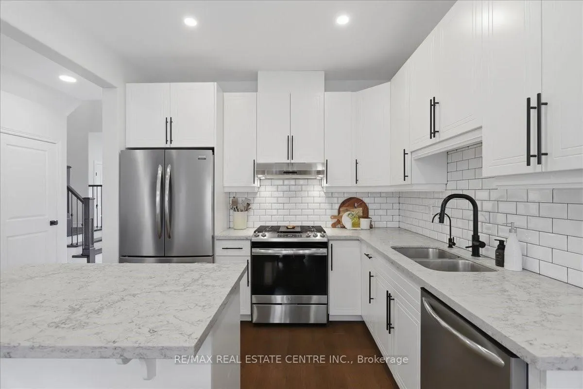 Photo 9 of 76 Chamomile Drive, Hamilton, Eleanor — HOMEH