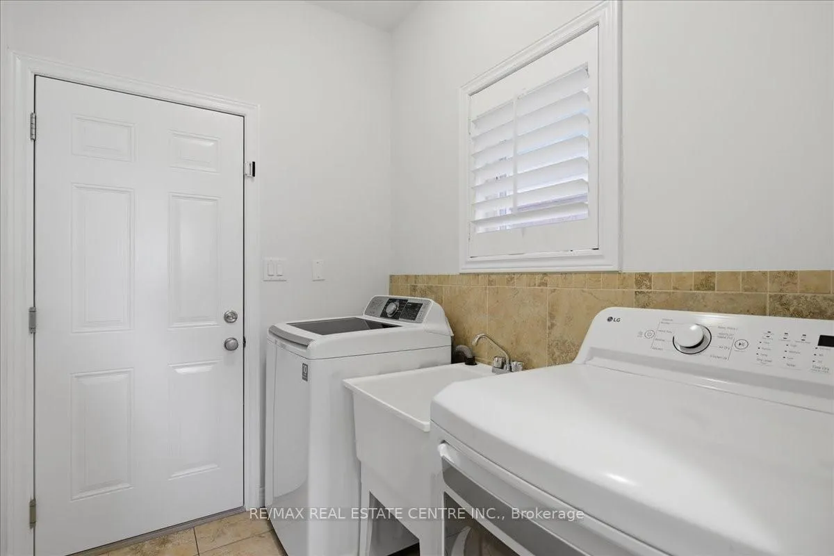Photo 16 of 76 Chamomile Drive, Hamilton, Eleanor — HOMEH