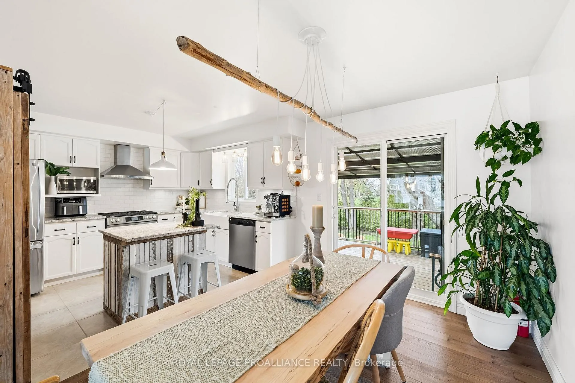 Photo 10 of 12 Marina Drive, Brighton — HOMEH