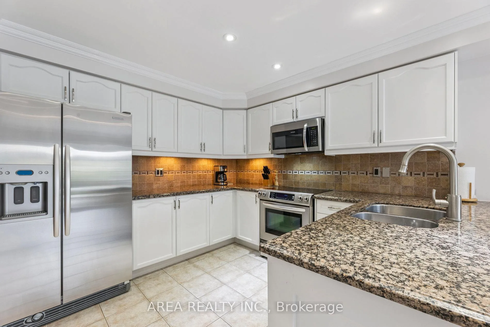 Photo 9 of 43 Chatterson Street, Whitby, Rolling Acres — HOMEH