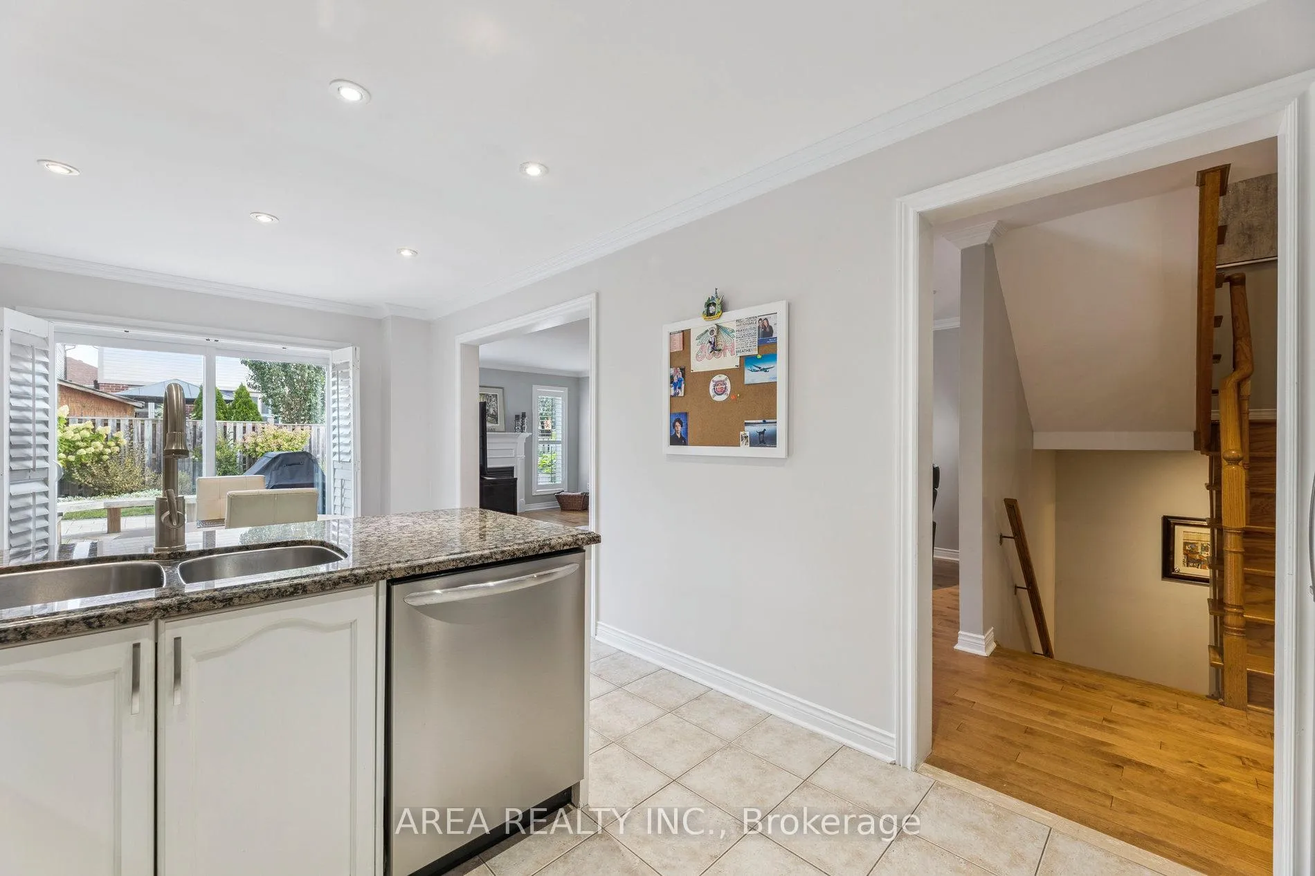 Photo 10 of 43 Chatterson Street, Whitby, Rolling Acres — HOMEH