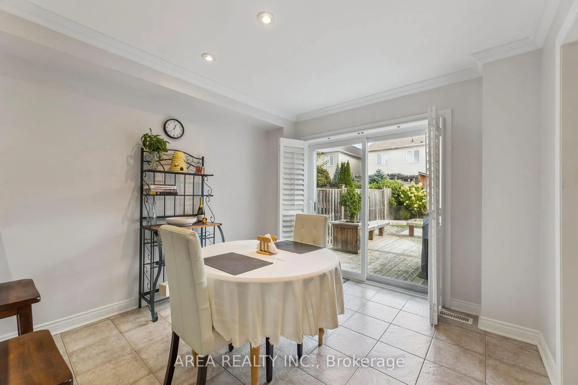 Photo 11 of 43 Chatterson Street, Whitby, Rolling Acres — HOMEH