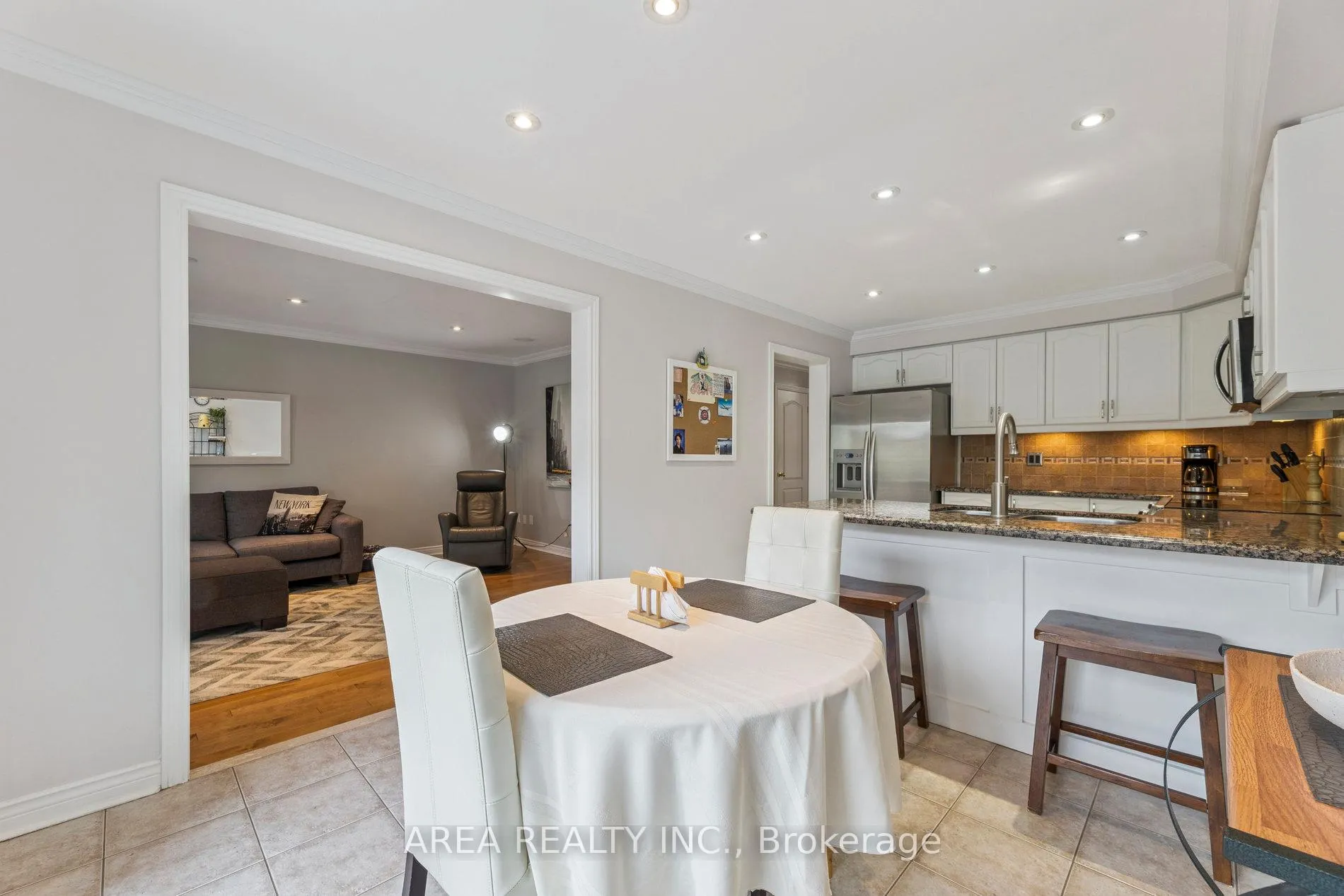 Photo 13 of 43 Chatterson Street, Whitby, Rolling Acres — HOMEH