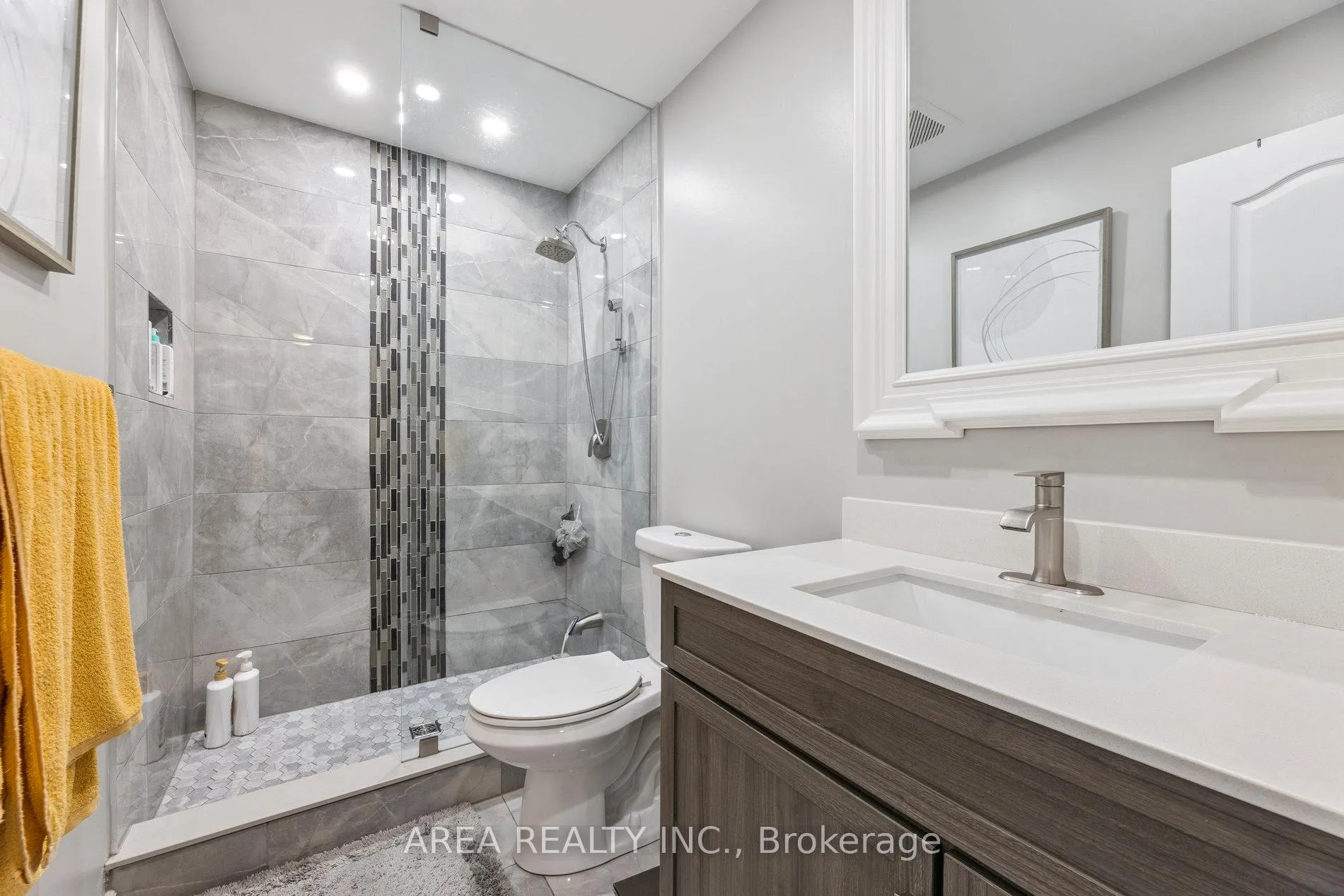 Photo 21 of 43 Chatterson Street, Whitby, Rolling Acres — HOMEH