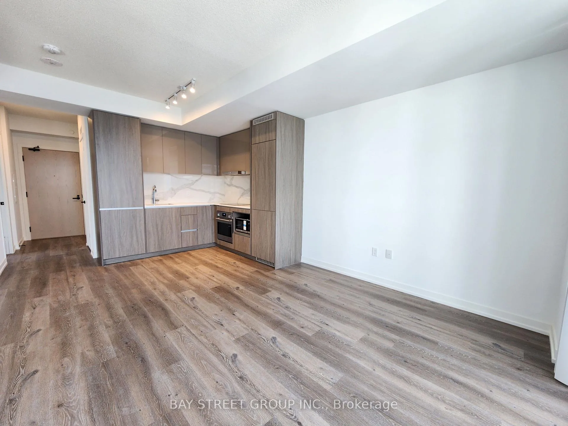 Photo 3 of Unit 2203, 28 Interchange Way, Vaughan, Vaughan Corporate Centre — HOMEH