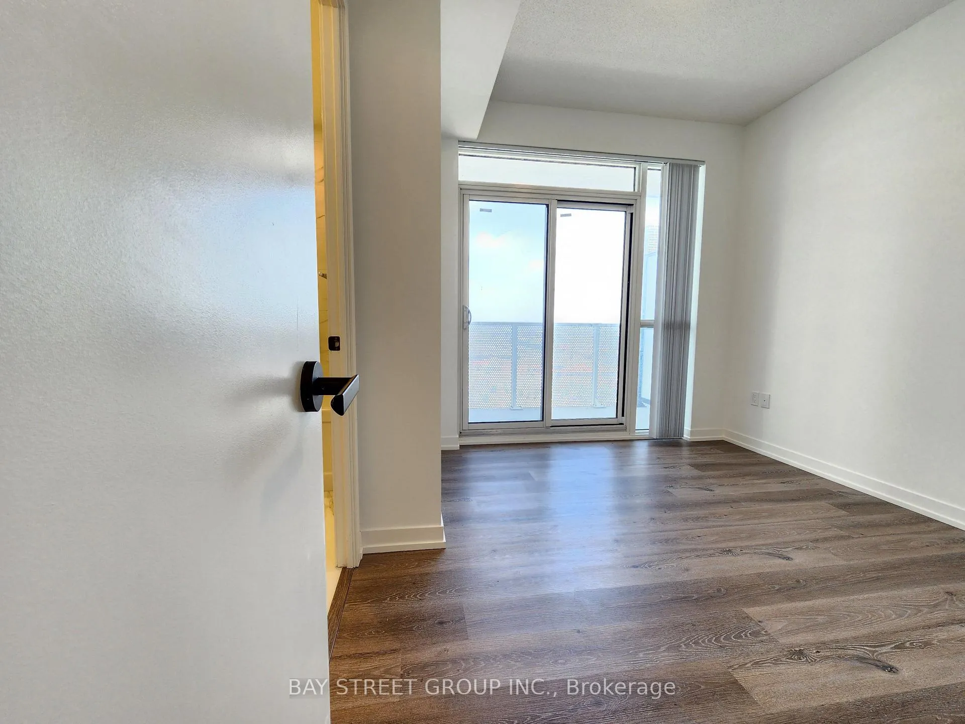 Photo 9 of Unit 2203, 28 Interchange Way, Vaughan, Vaughan Corporate Centre — HOMEH