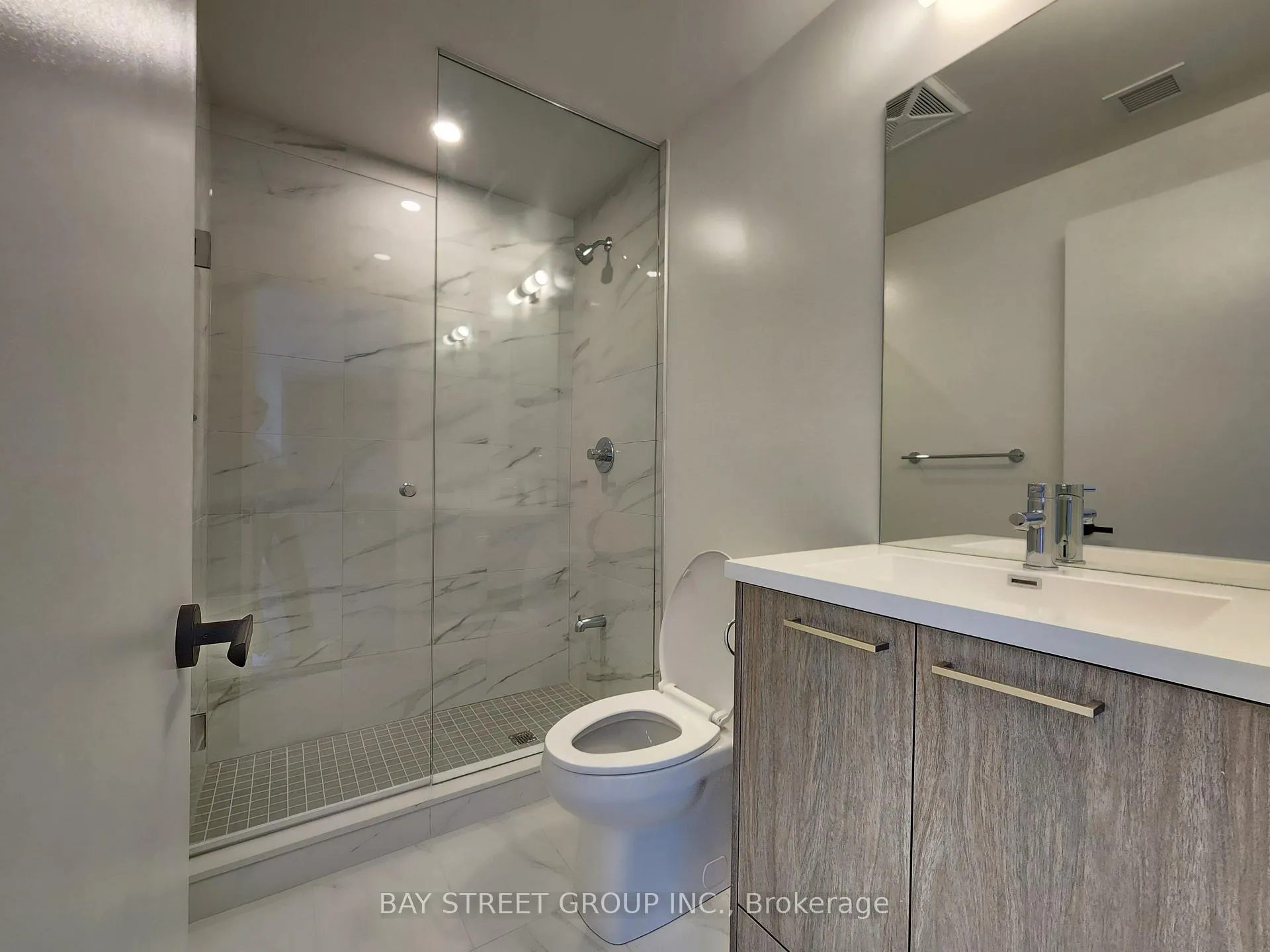Photo 14 of Unit 2203, 28 Interchange Way, Vaughan, Vaughan Corporate Centre — HOMEH