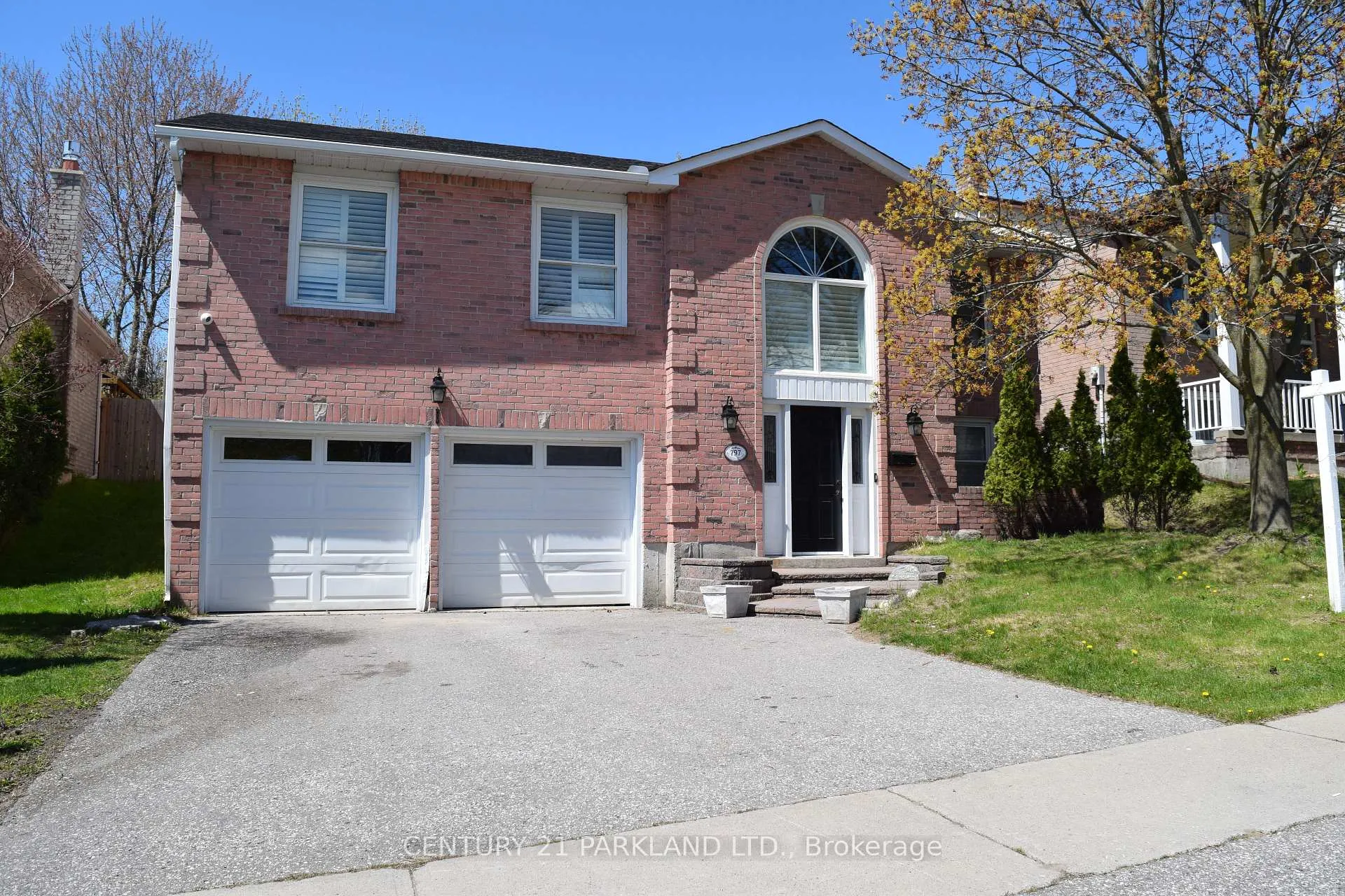 Photo 1 of 797 Lochness Crescent, Oshawa, McLaughlin — HOMEH