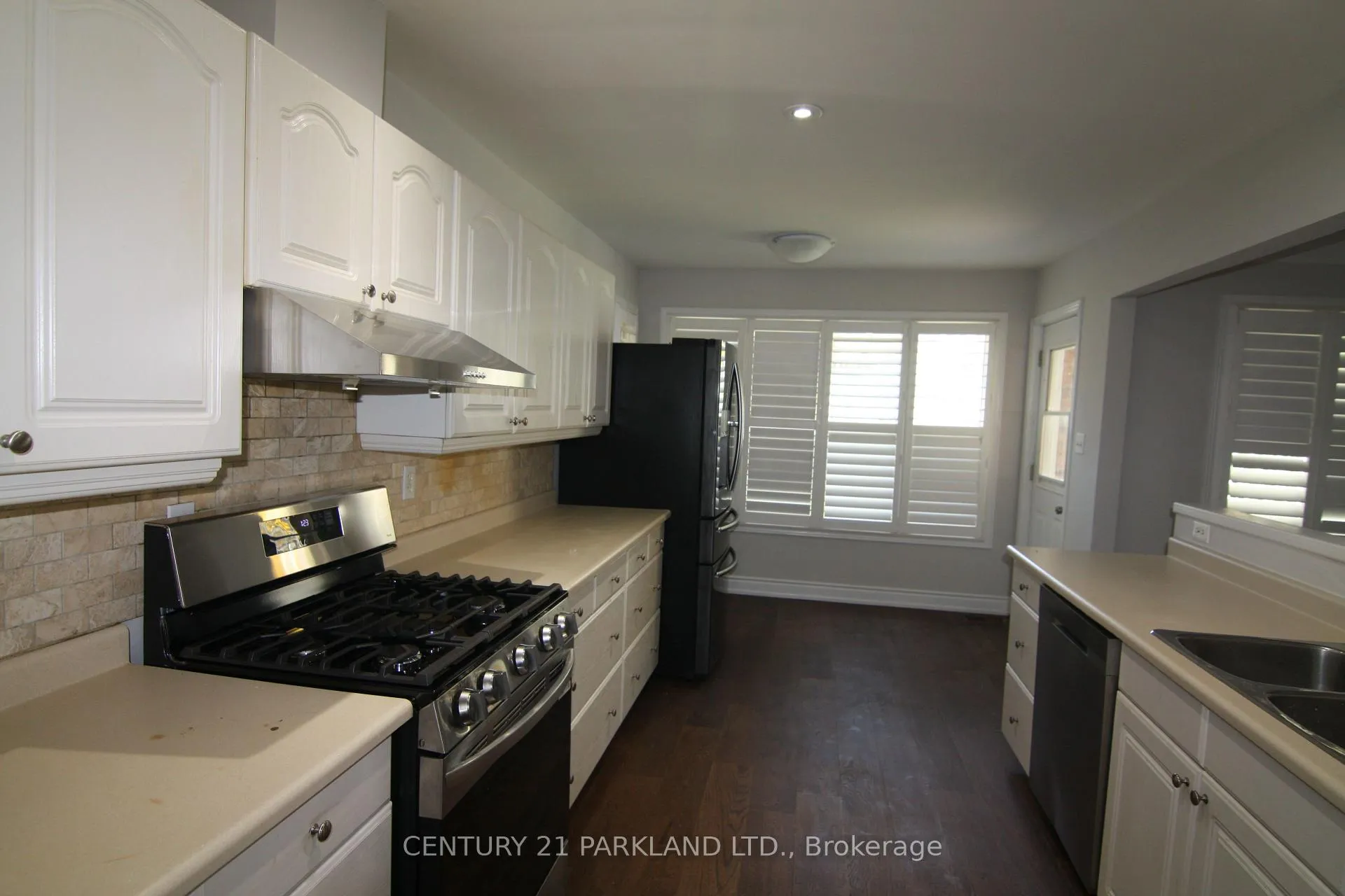 Photo 4 of 797 Lochness Crescent, Oshawa, McLaughlin — HOMEH
