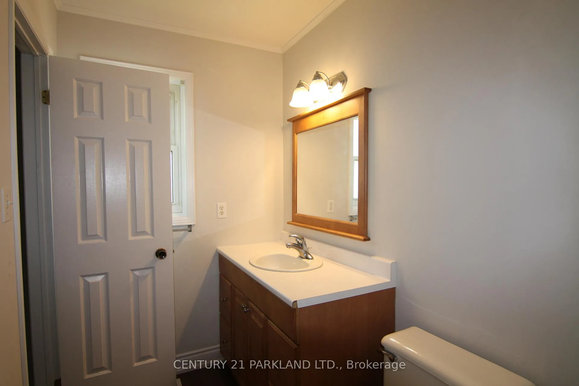 Photo 21 of 797 Lochness Crescent, Oshawa, McLaughlin — HOMEH