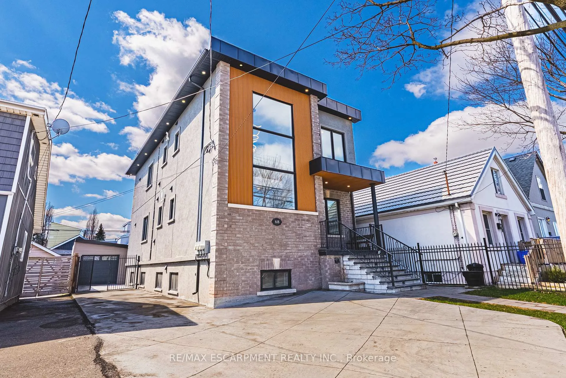 Photo 2 of 68 Vansitmart Avenue, Hamilton, Homeside — HOMEH