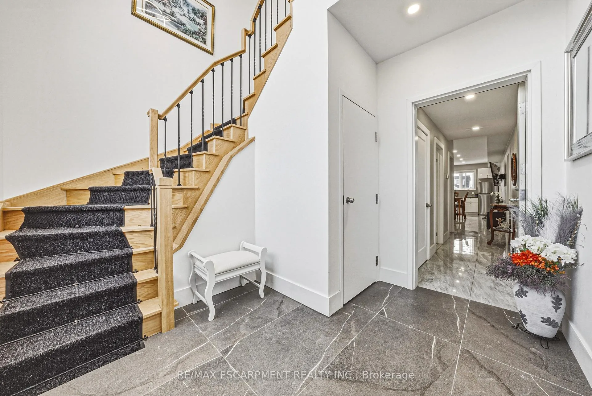 Photo 5 of 68 Vansitmart Avenue, Hamilton, Homeside — HOMEH