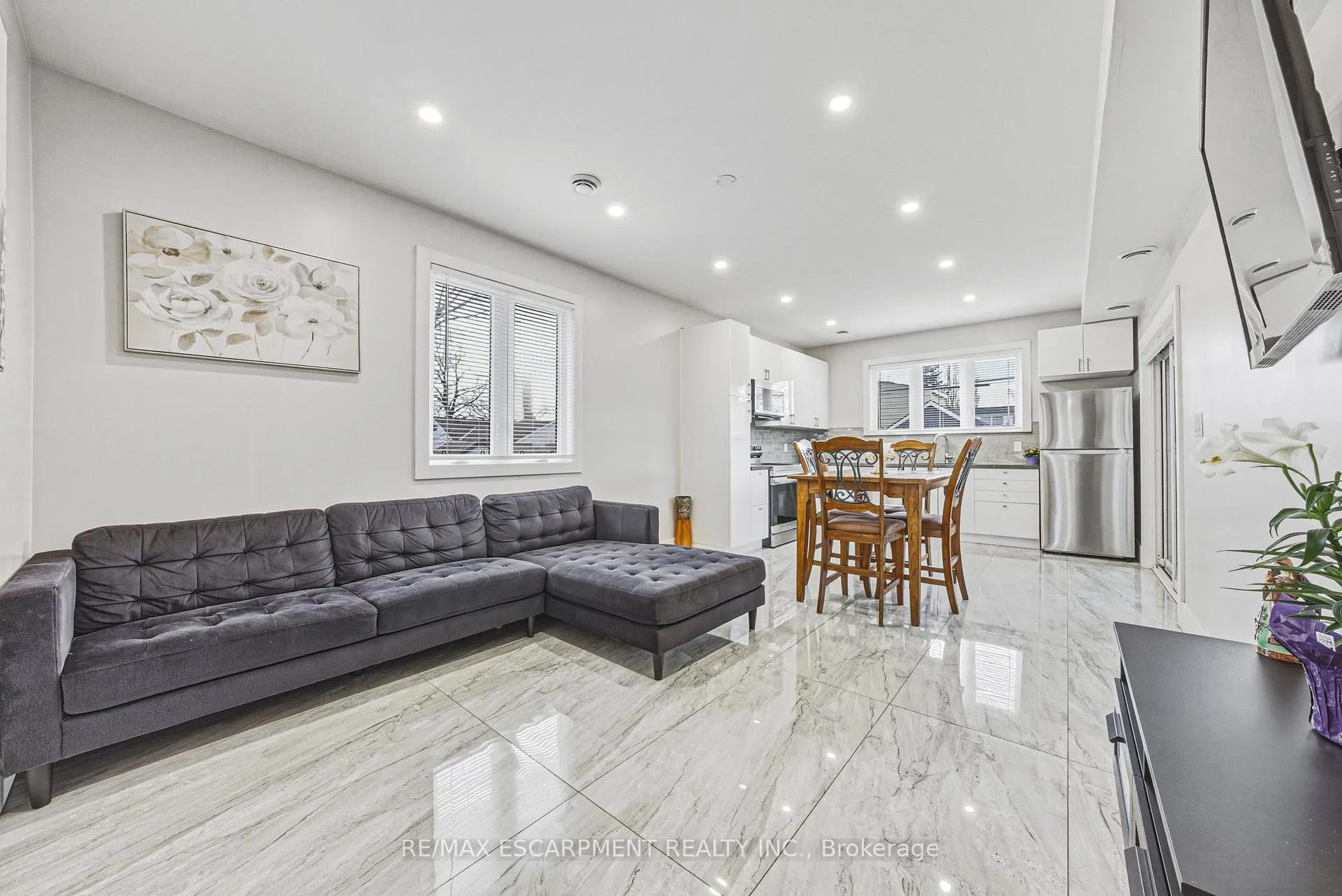 Photo 8 of 68 Vansitmart Avenue, Hamilton, Homeside — HOMEH