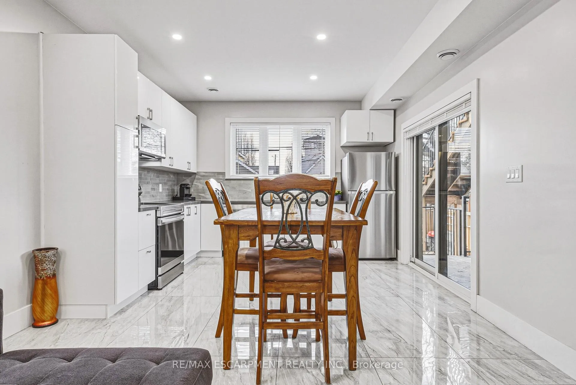 Photo 11 of 68 Vansitmart Avenue, Hamilton, Homeside — HOMEH