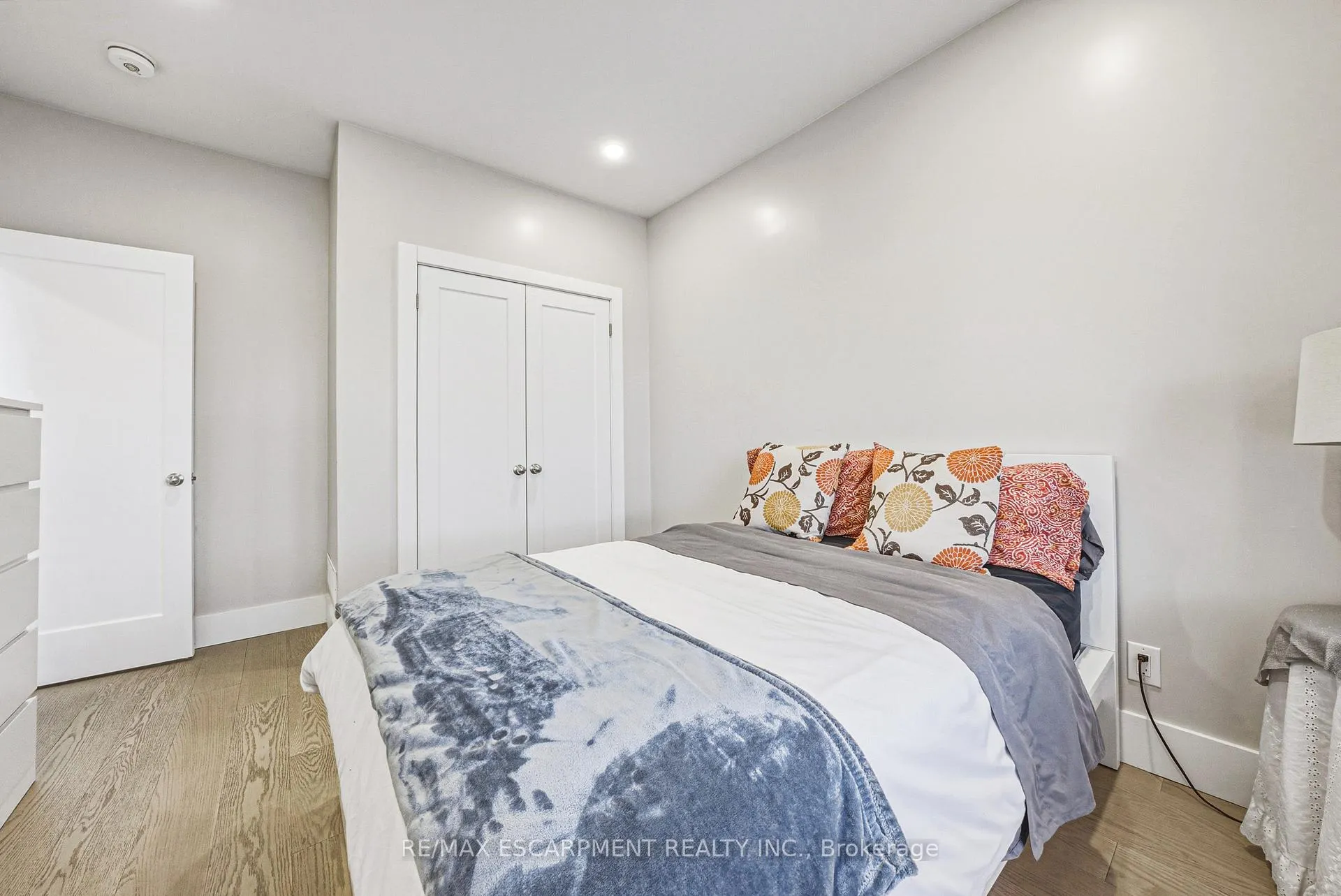 Photo 16 of 68 Vansitmart Avenue, Hamilton, Homeside — HOMEH