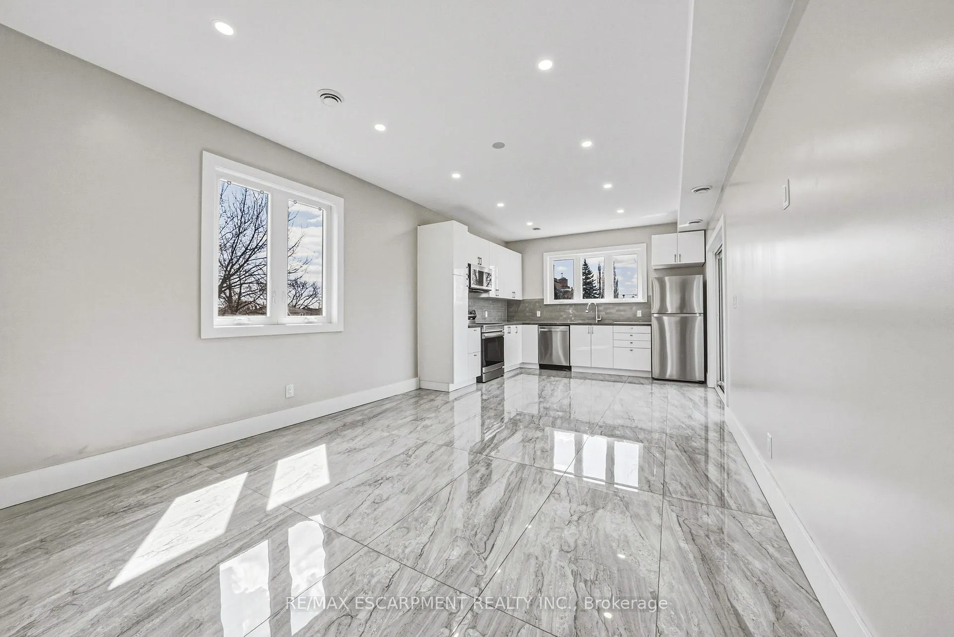 Photo 20 of 68 Vansitmart Avenue, Hamilton, Homeside — HOMEH
