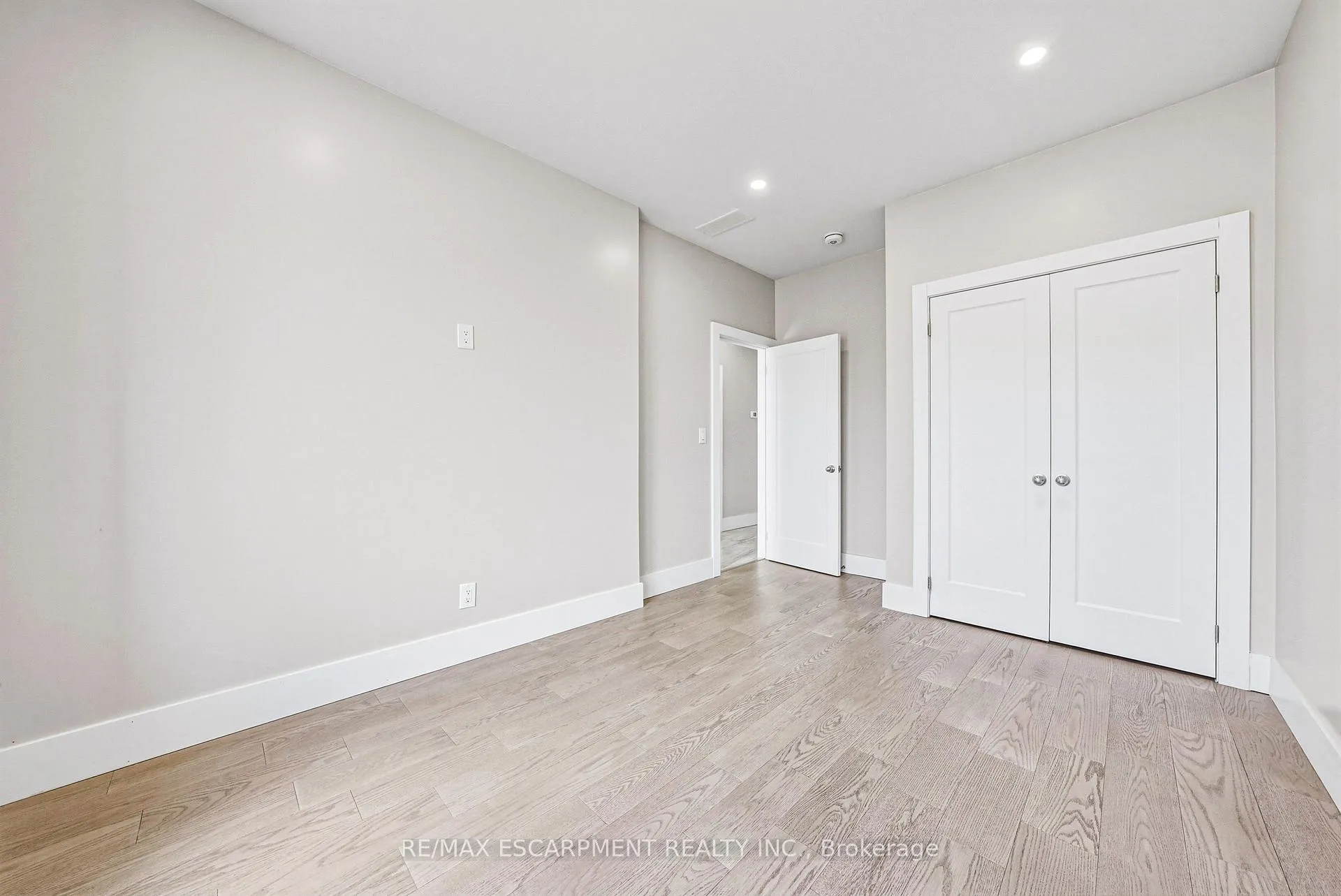 Photo 26 of 68 Vansitmart Avenue, Hamilton, Homeside — HOMEH