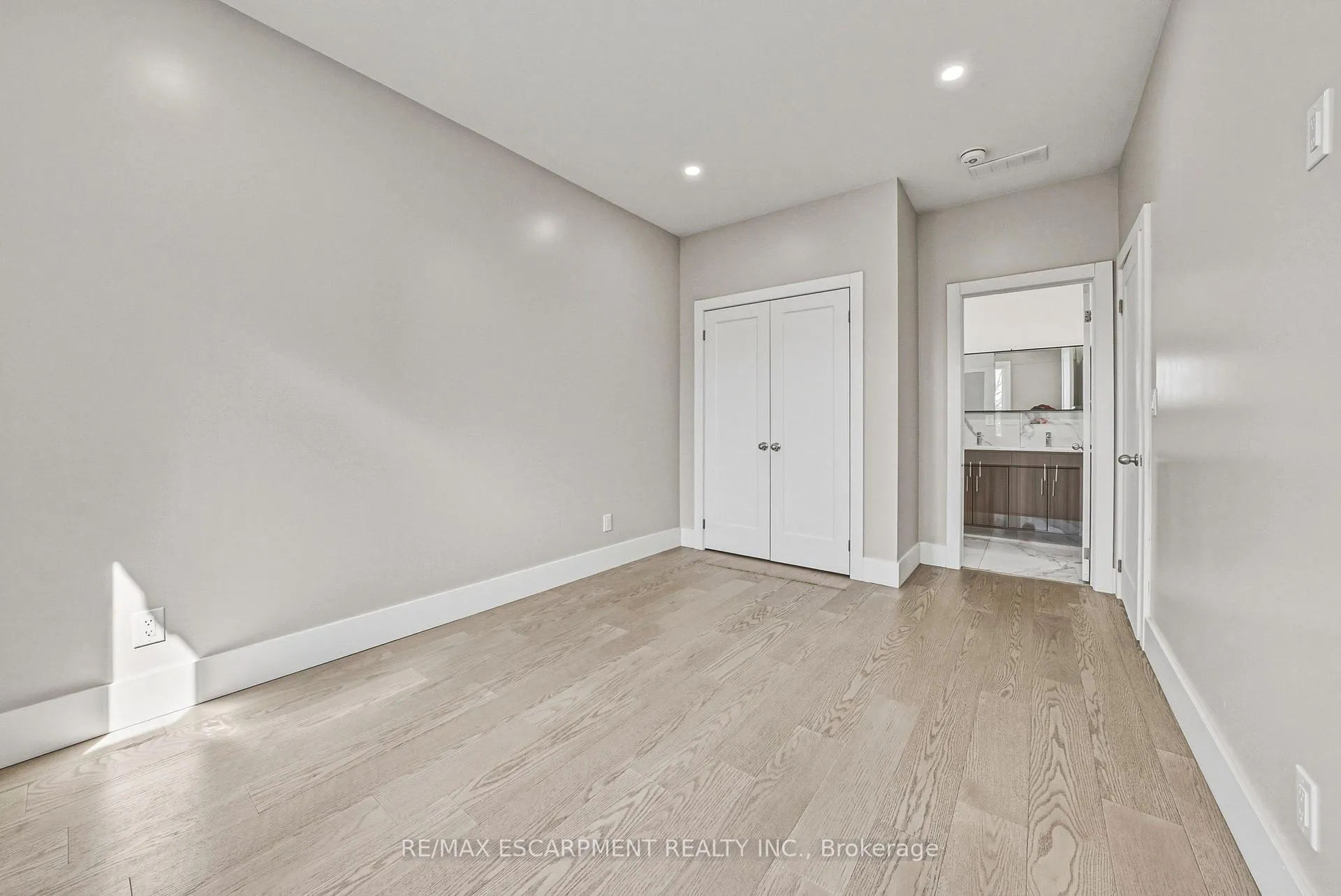 Photo 29 of 68 Vansitmart Avenue, Hamilton, Homeside — HOMEH