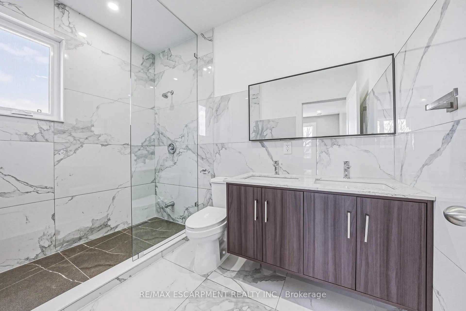 Photo 30 of 68 Vansitmart Avenue, Hamilton, Homeside — HOMEH