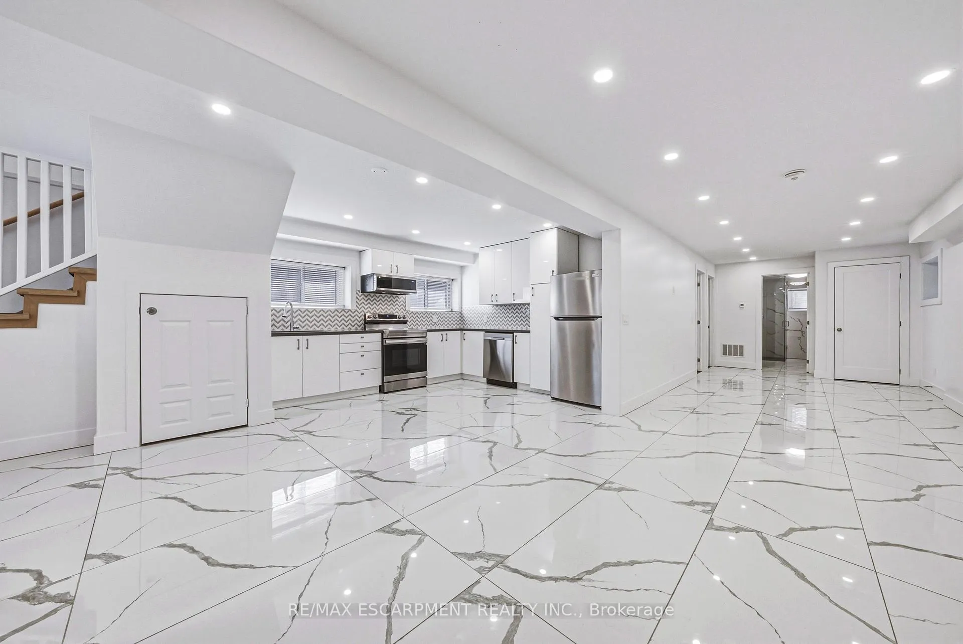 Photo 32 of 68 Vansitmart Avenue, Hamilton, Homeside — HOMEH