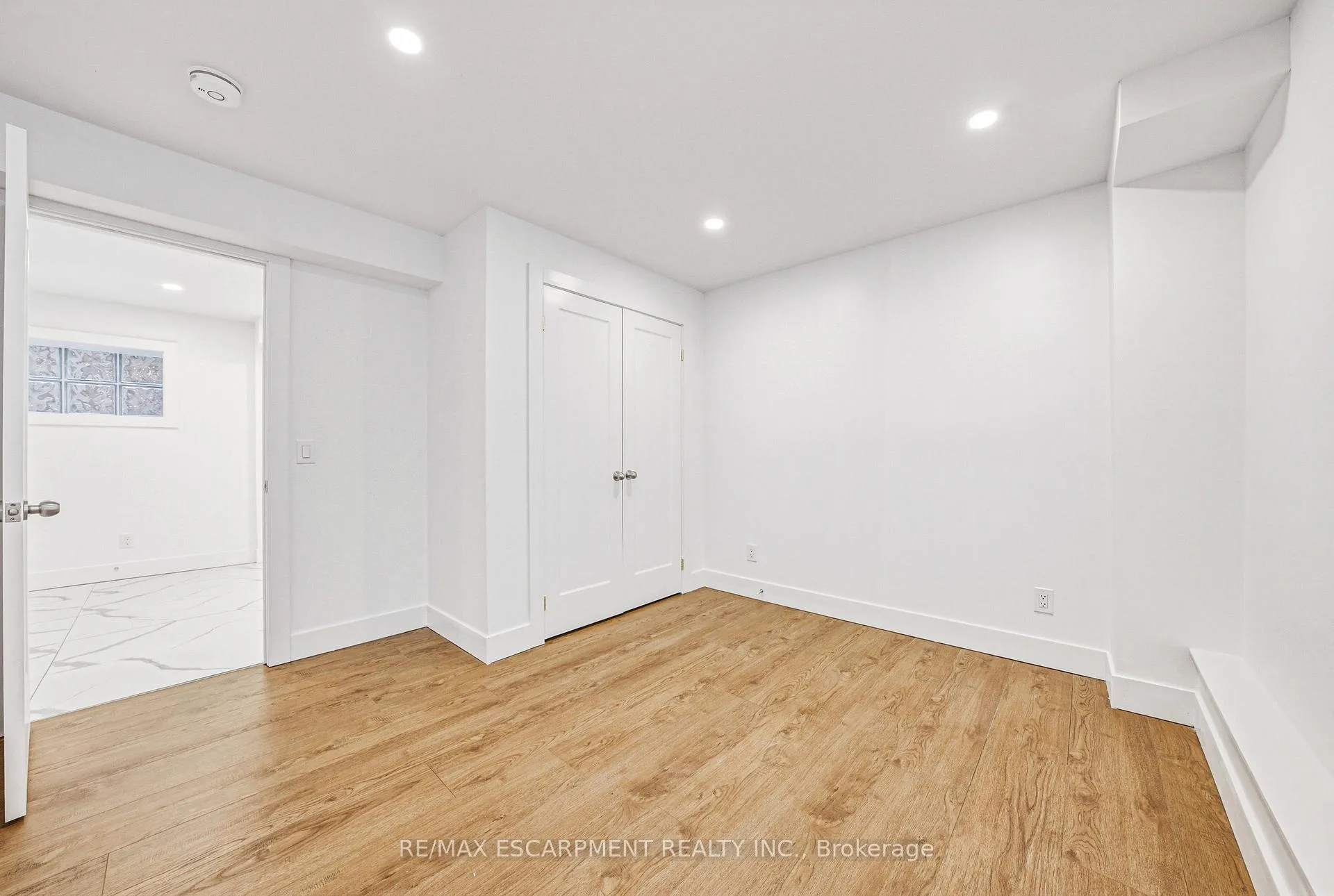 Photo 35 of 68 Vansitmart Avenue, Hamilton, Homeside — HOMEH