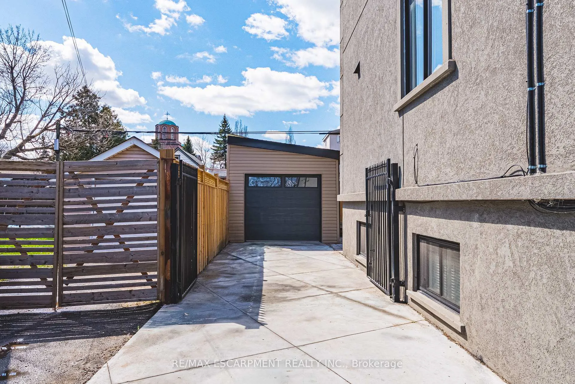 Photo 44 of 68 Vansitmart Avenue, Hamilton, Homeside — HOMEH