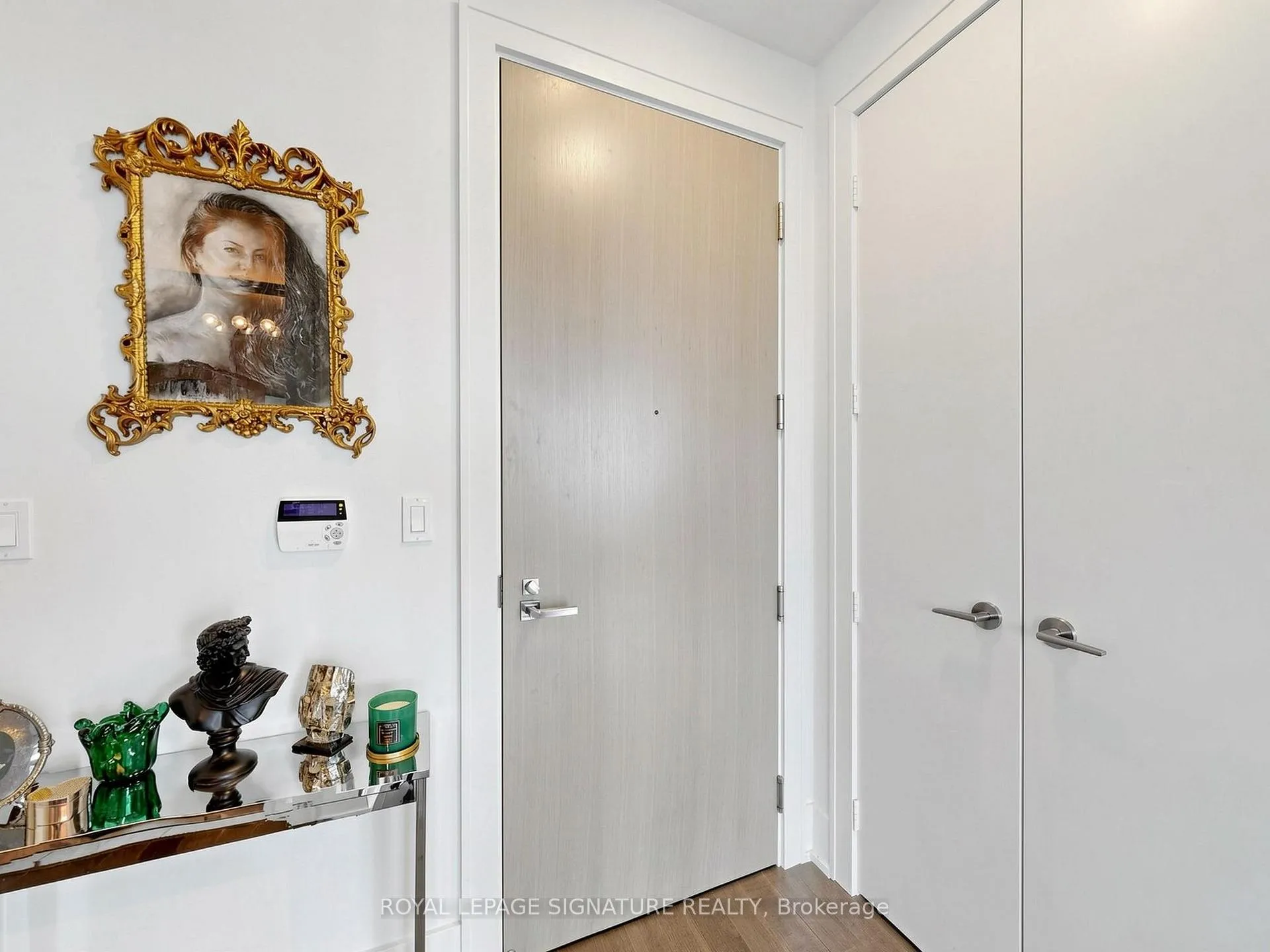 Photo 4 of Unit 830, 39 Queens Quay E, Toronto, Waterfront Communities — HOMEH